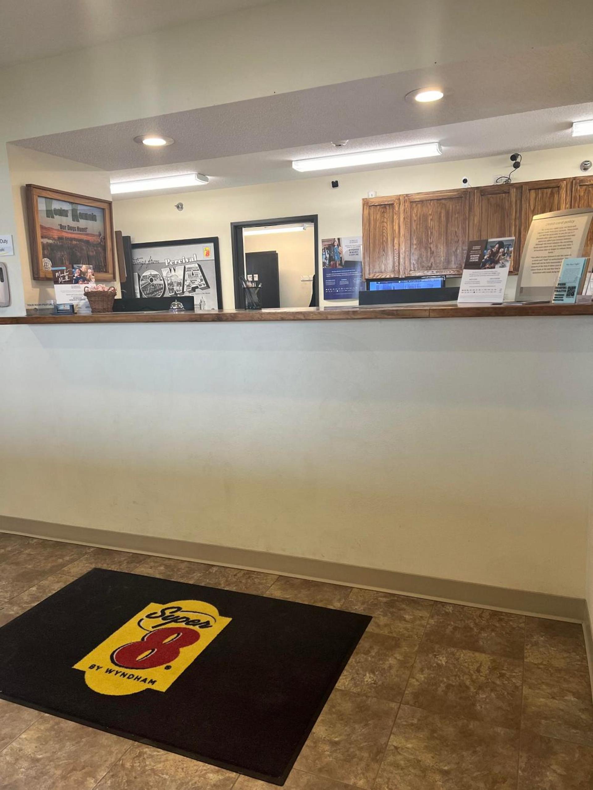 Super 8 by Wyndham Nebraska City photo 13