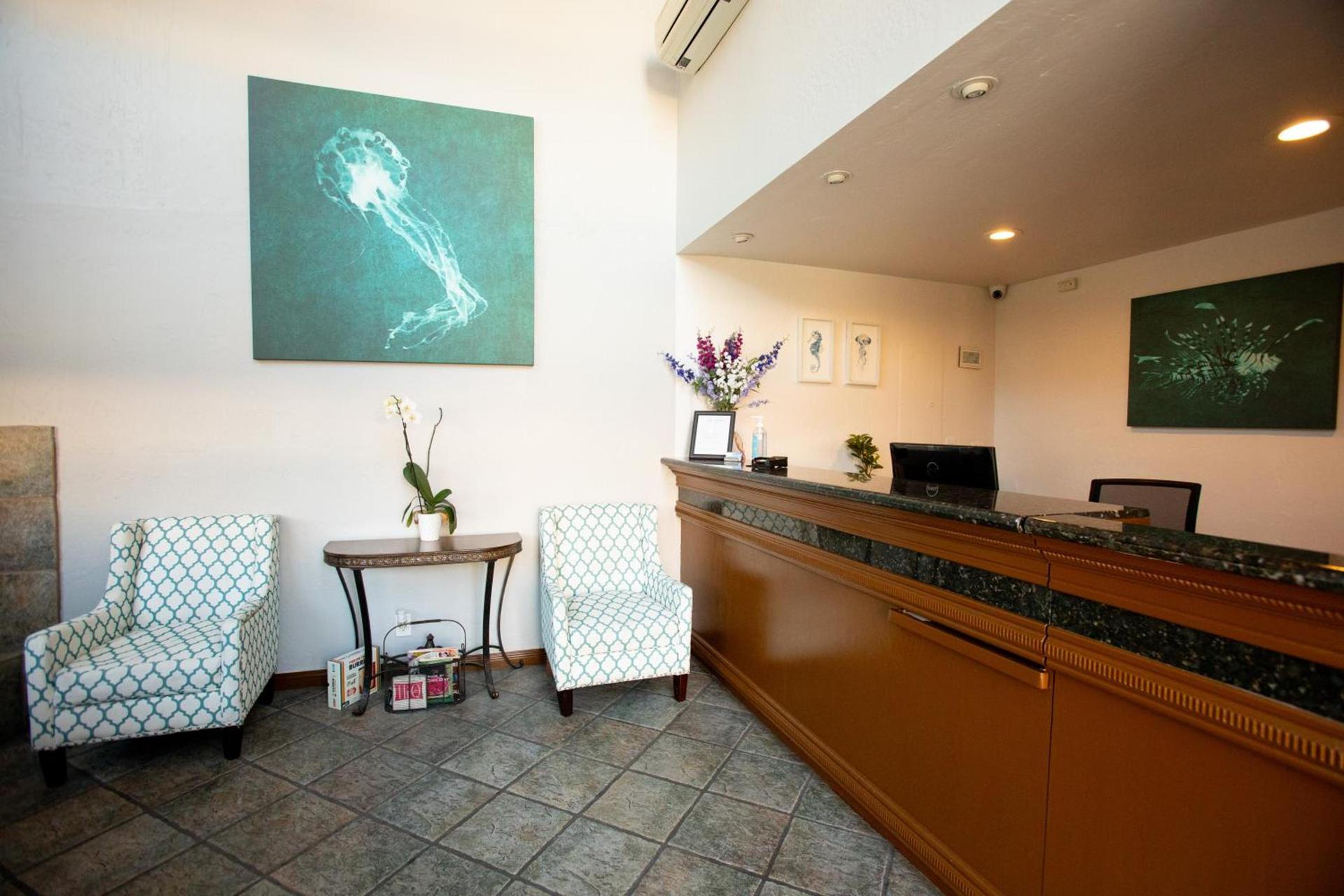 Munras Inn photo 2