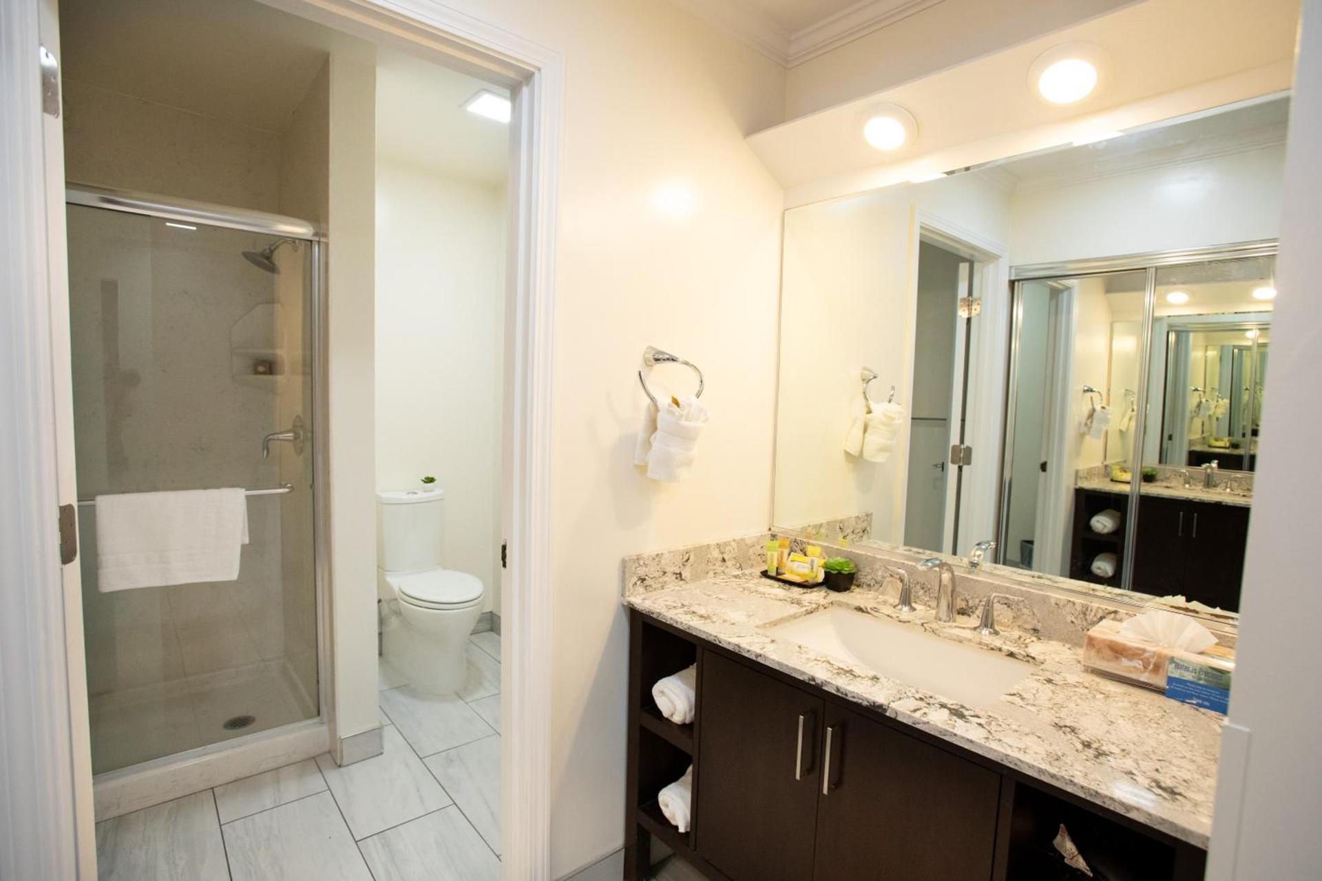Munras Inn photo 11