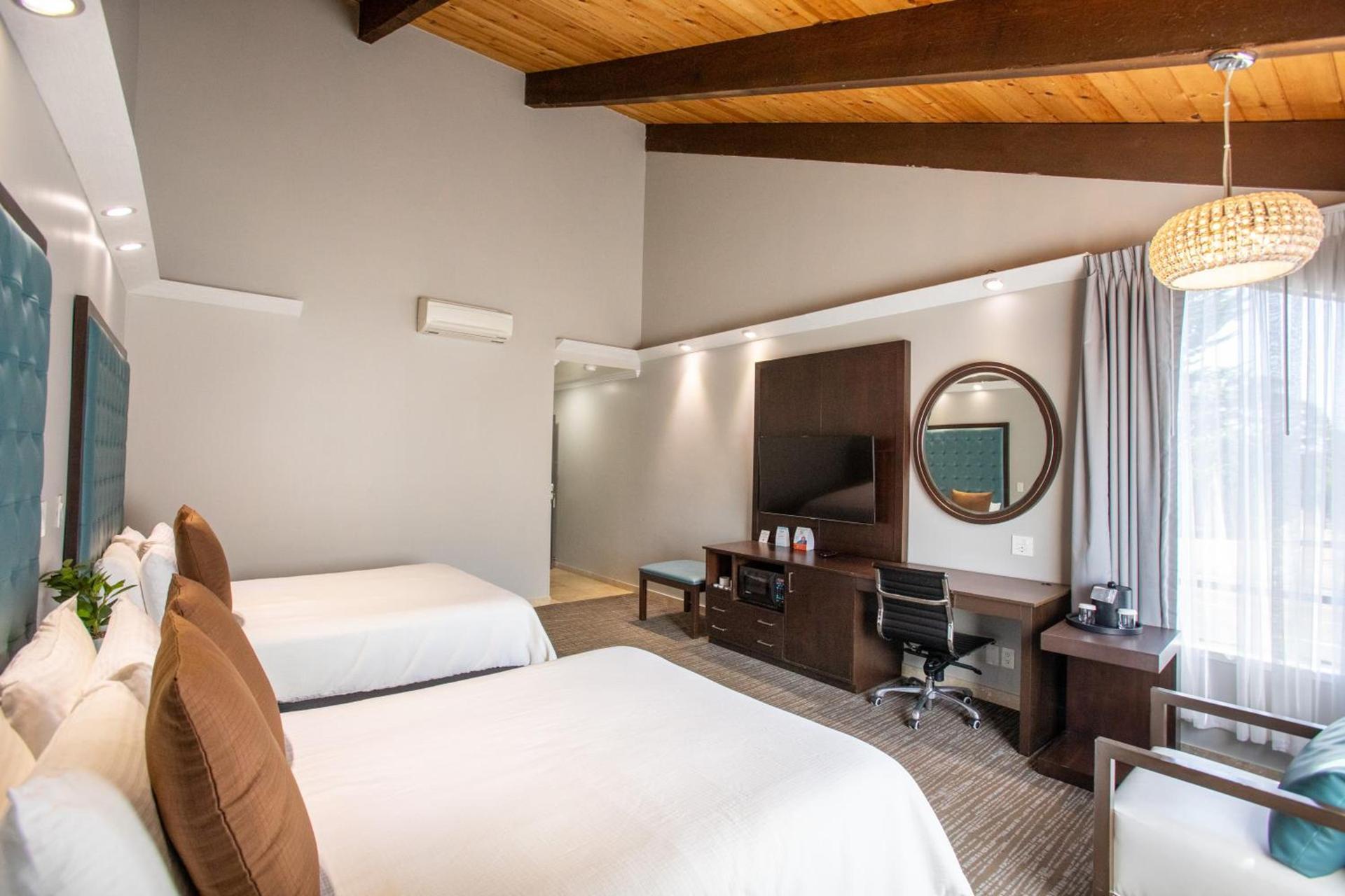 Munras Inn photo 32