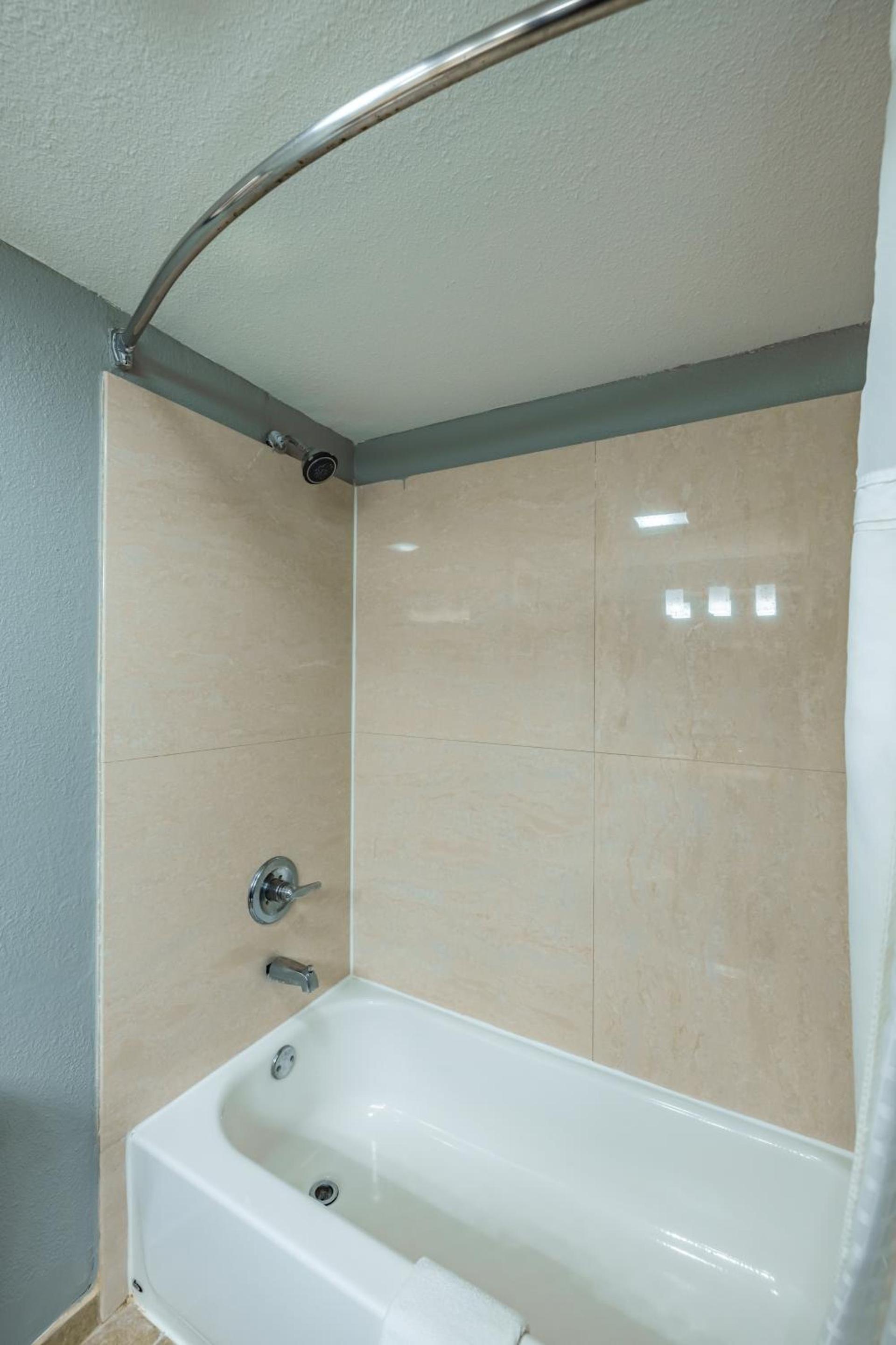 Quality Inn Olive Branch - Memphis South photo 17