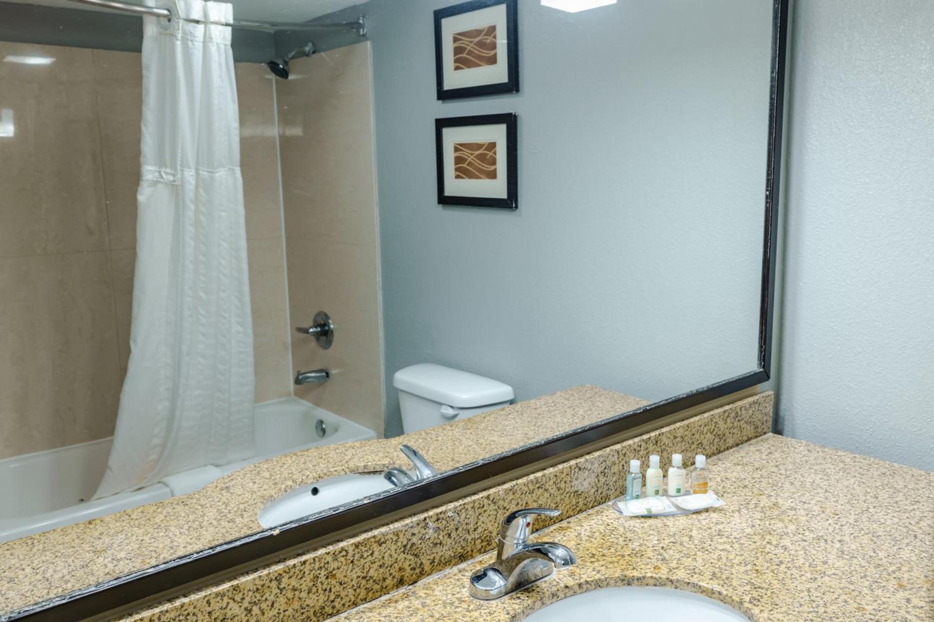 Quality Inn Olive Branch - Memphis South photo 15