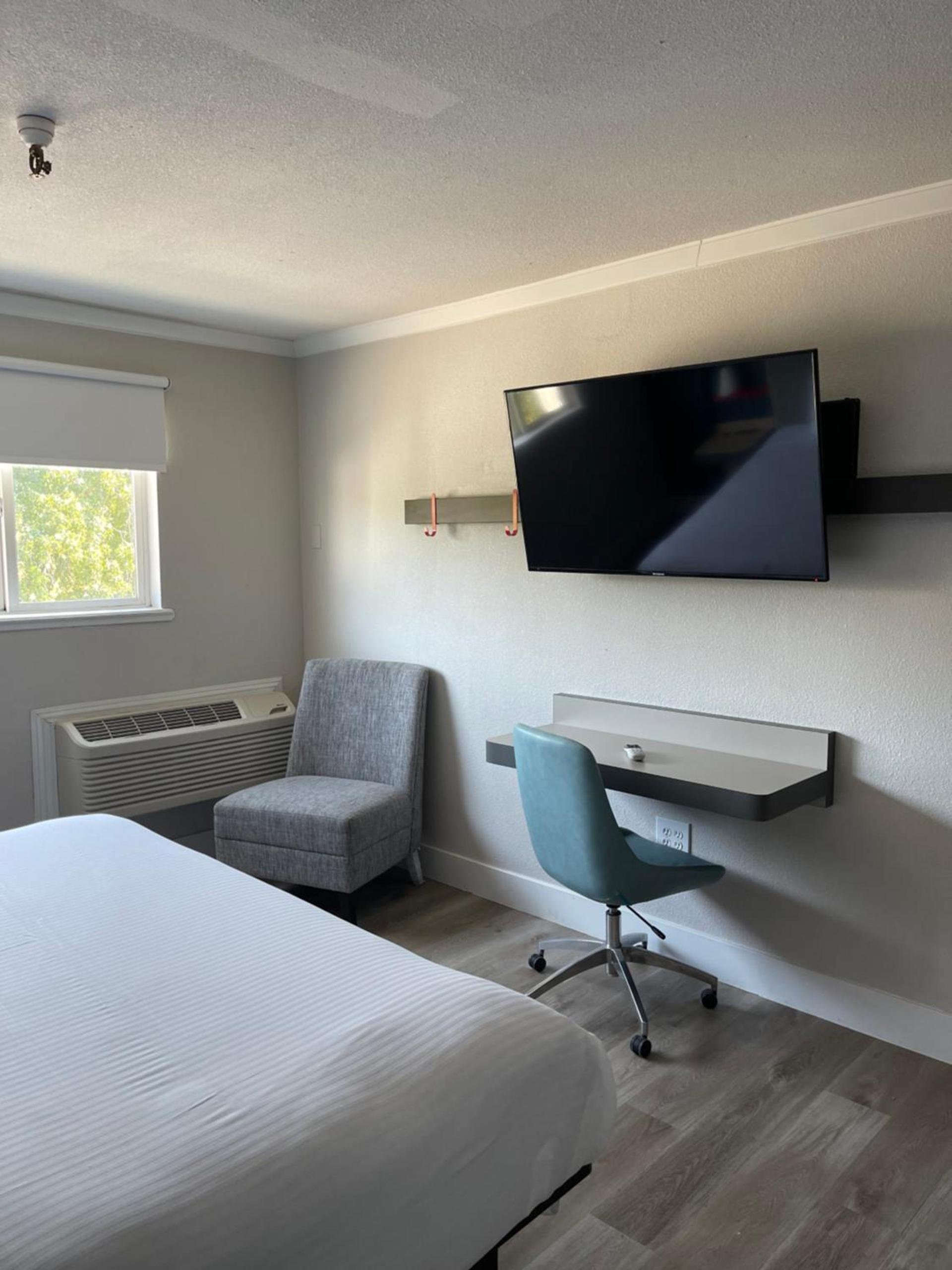 The Midtowner Hotel, SureStay Collection by Best Western photo 24