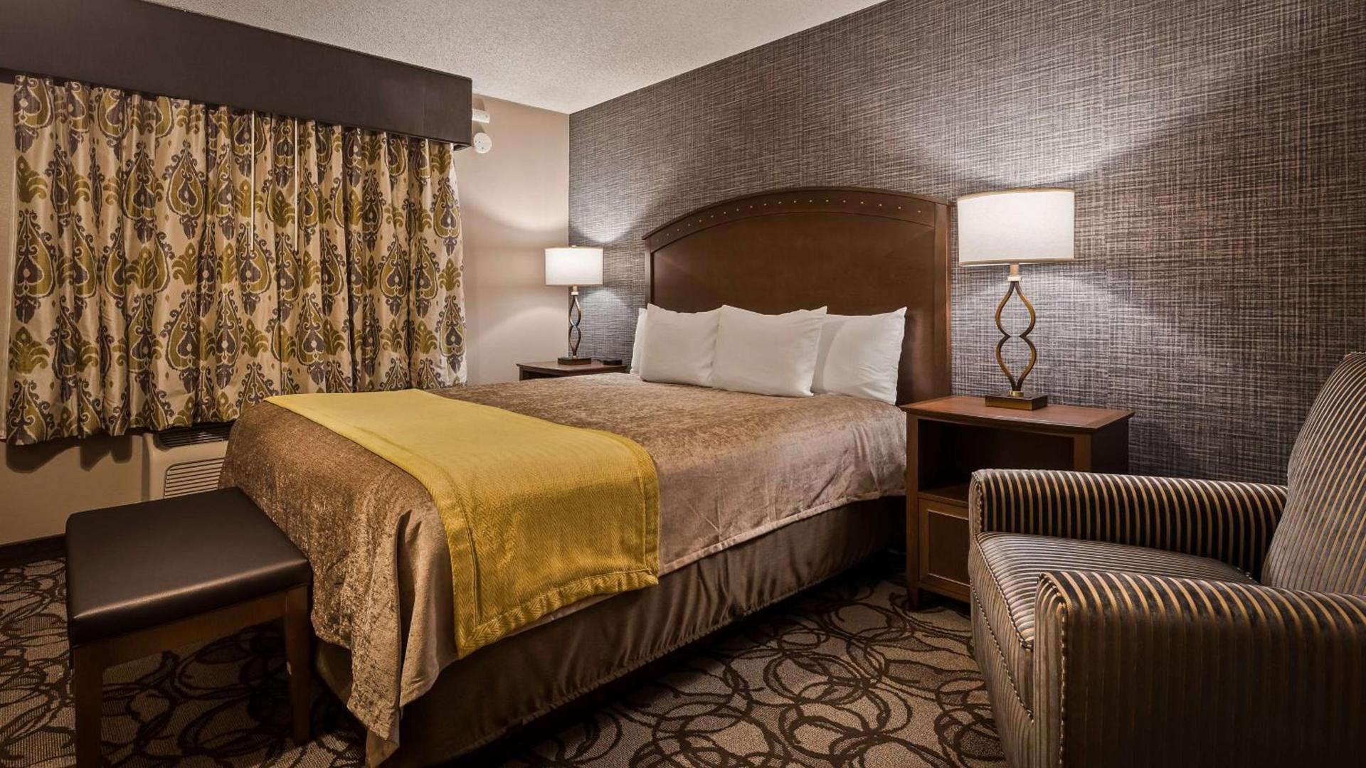 Best Western Plus Black Oak photo 17