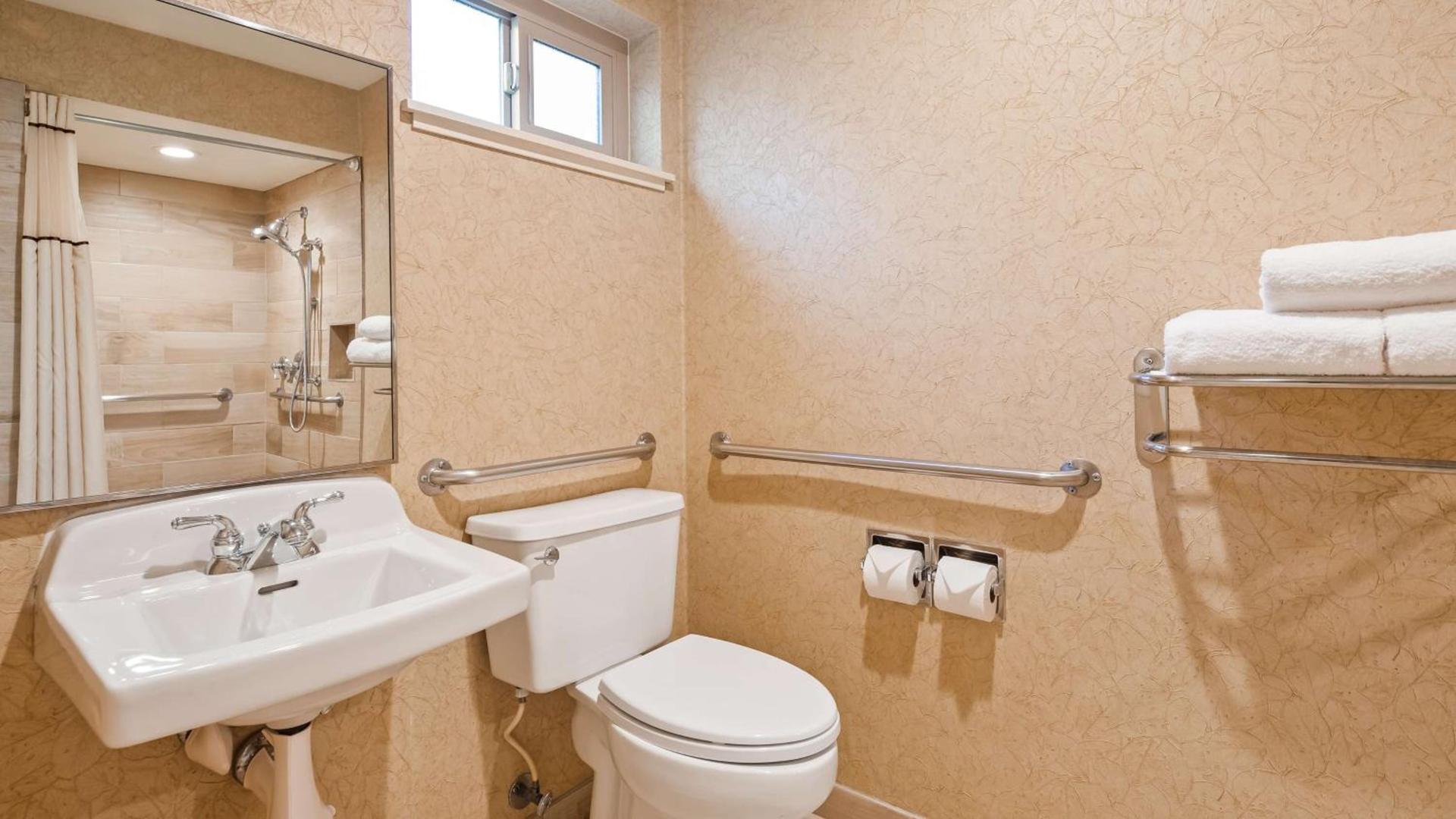Best Western Plus Black Oak photo 31