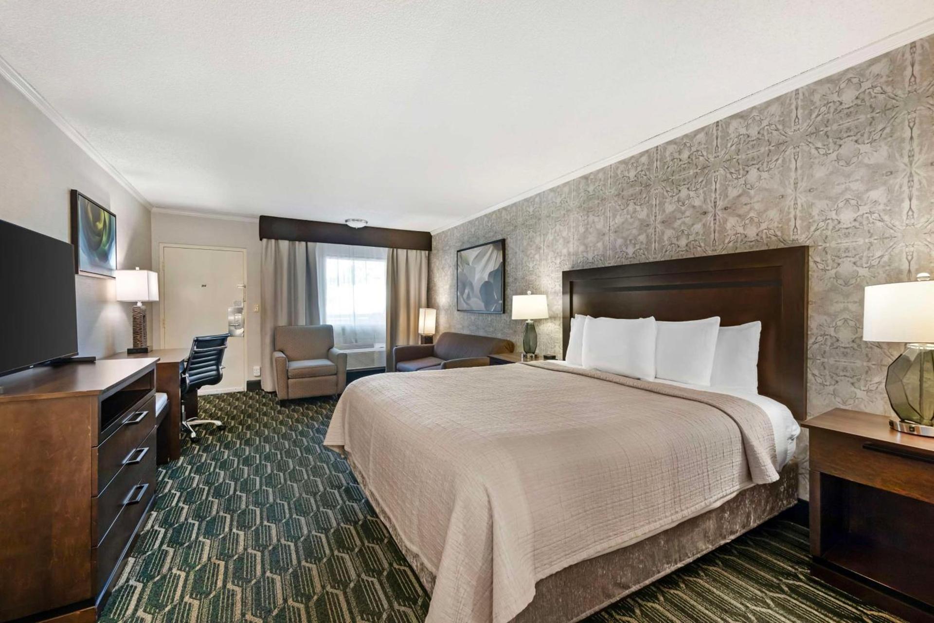 Best Western Plus Black Oak photo 20