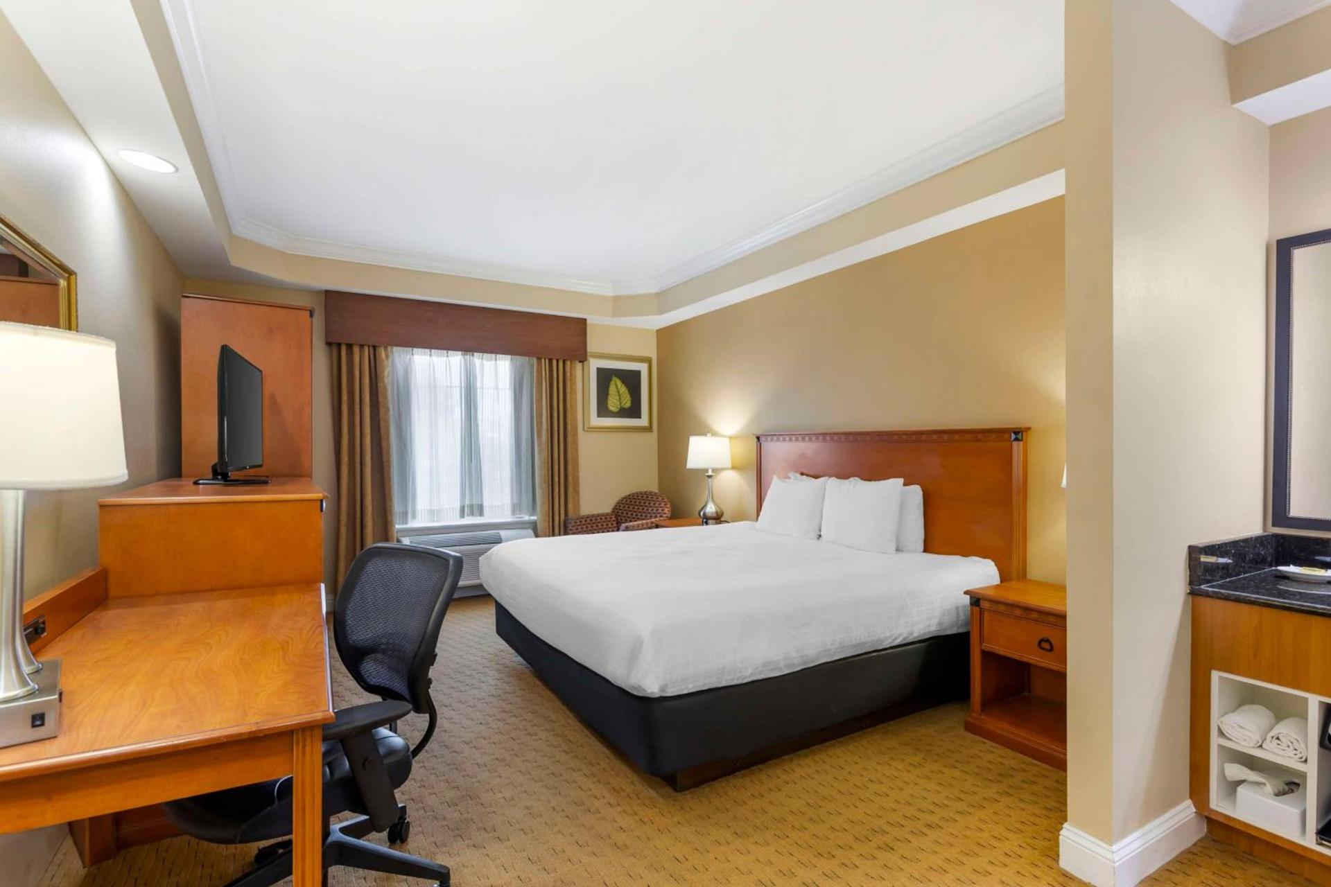 Best Western Plus Kingsland photo 3