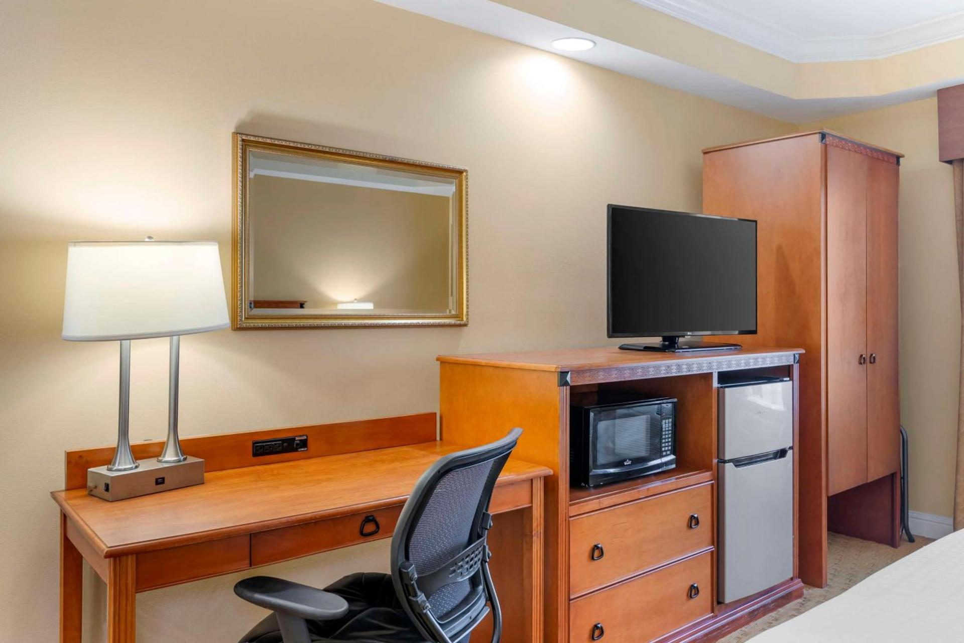 Best Western Plus Kingsland photo 7