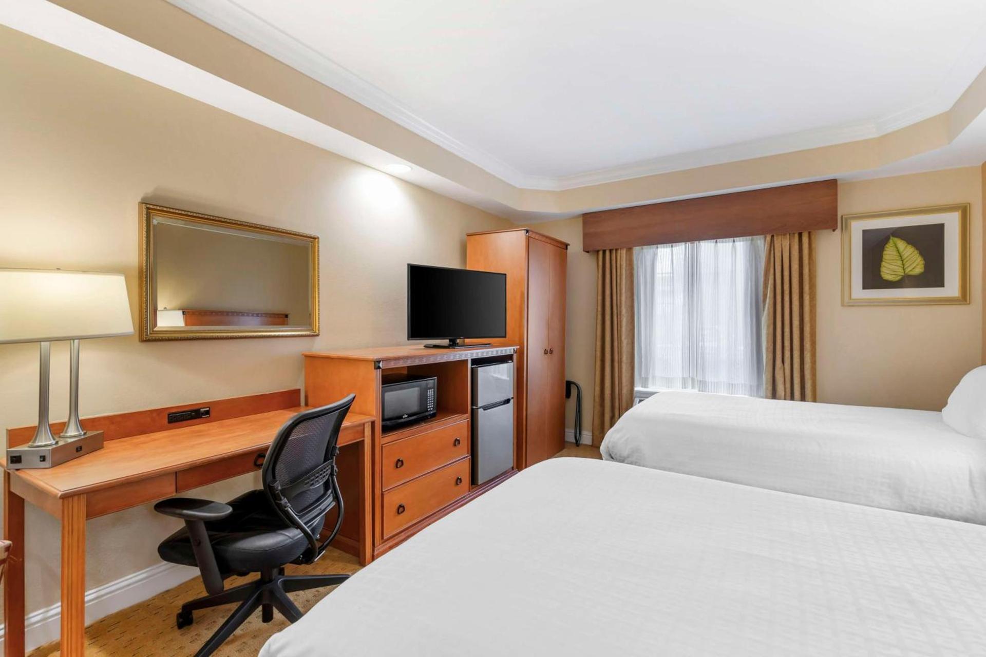 Best Western Plus Kingsland photo 13