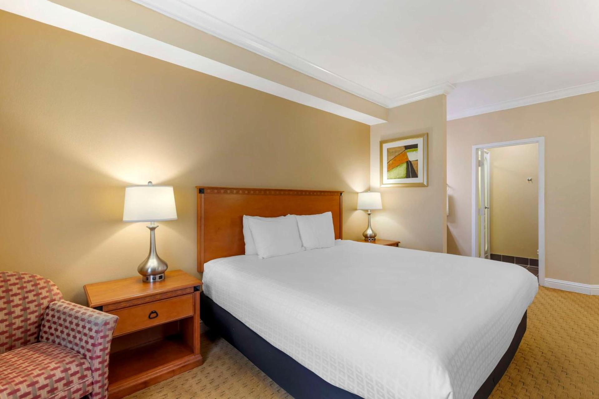 Best Western Plus Kingsland photo 17