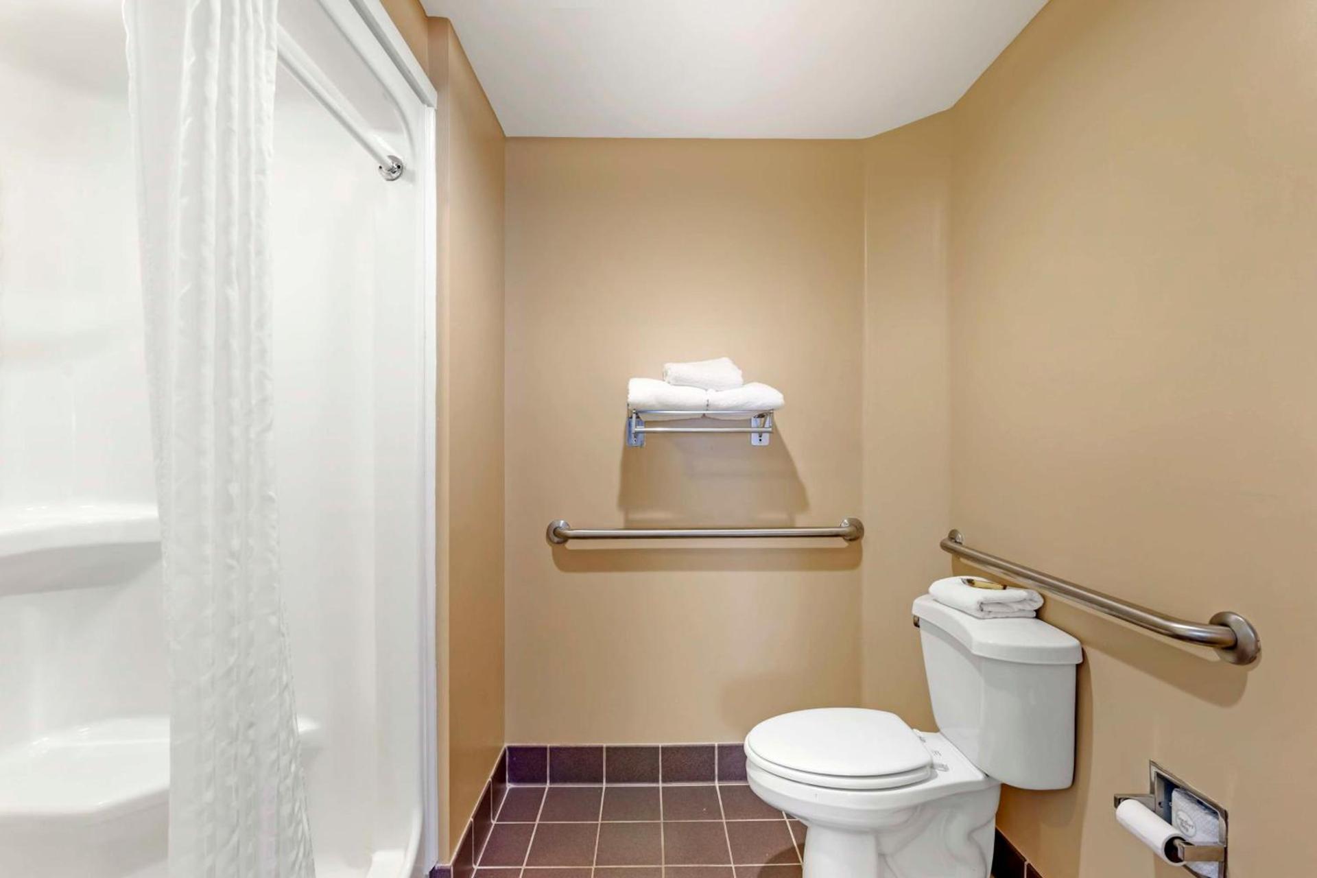 Best Western Plus Kingsland photo 27