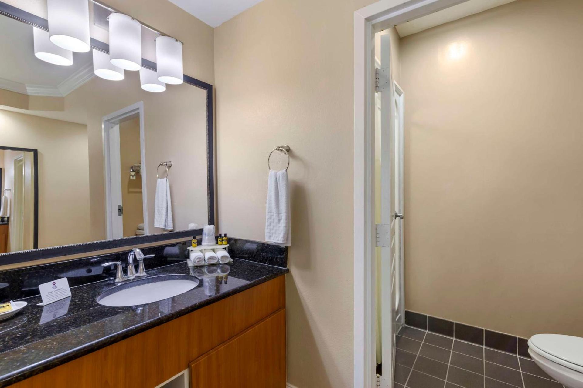 Best Western Plus Kingsland photo 30