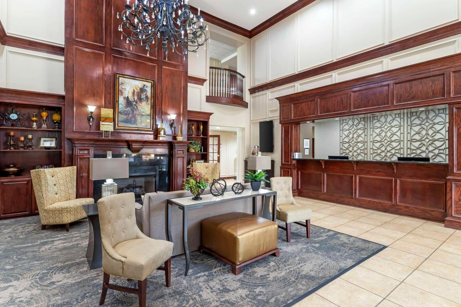 Best Western Plus Crown Colony Inn & Suites photo 2