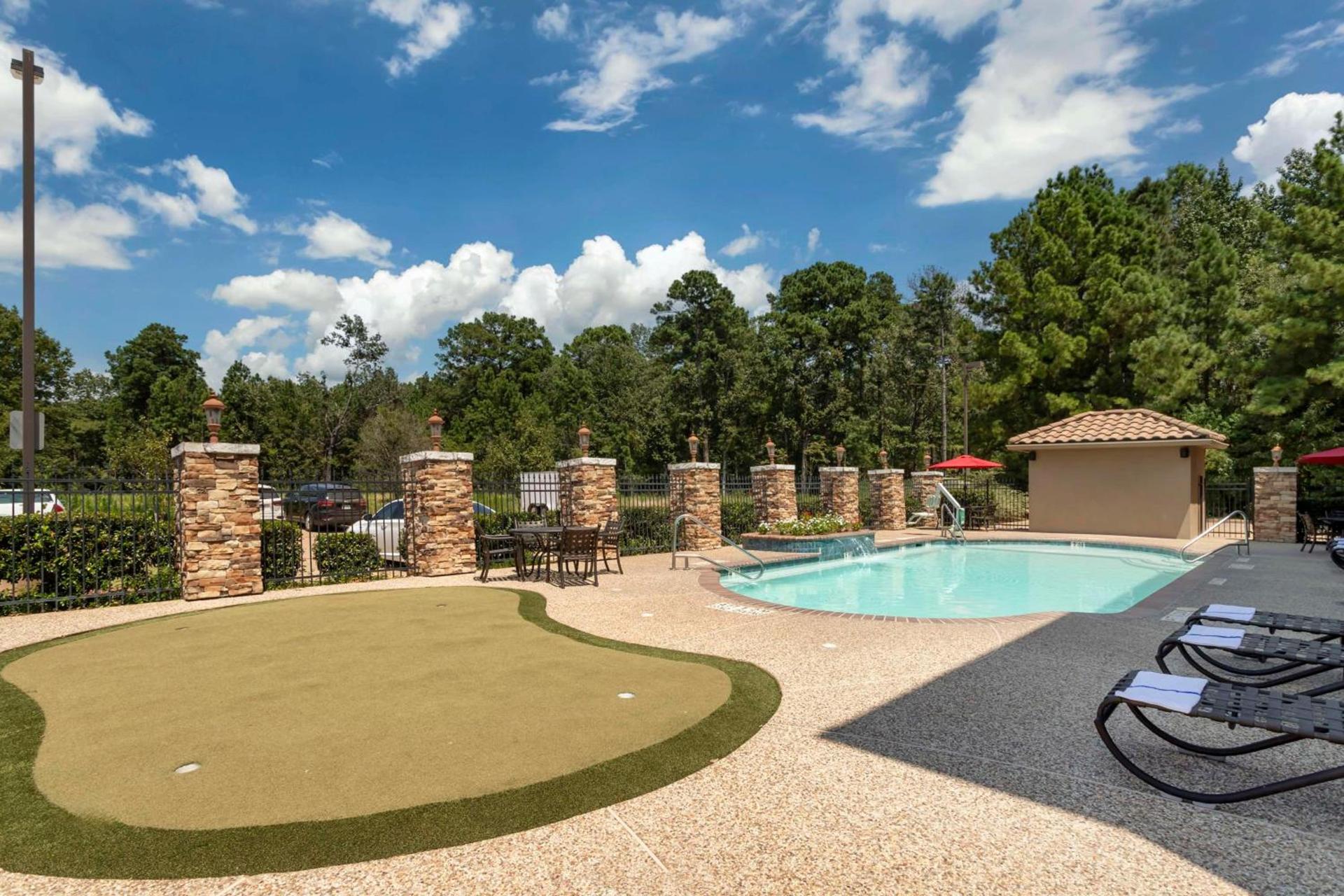 Best Western Plus Crown Colony Inn & Suites photo 3