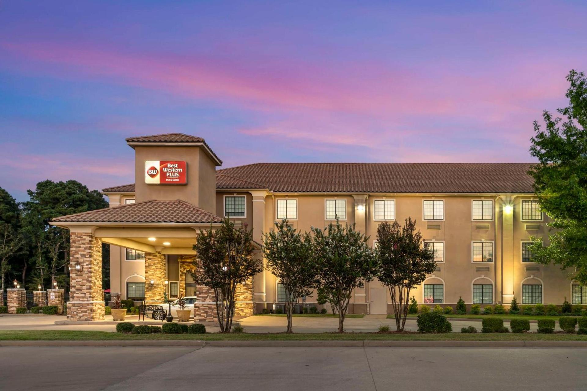 Best Western Plus Crown Colony Inn & Suites — hotel in Lufkin