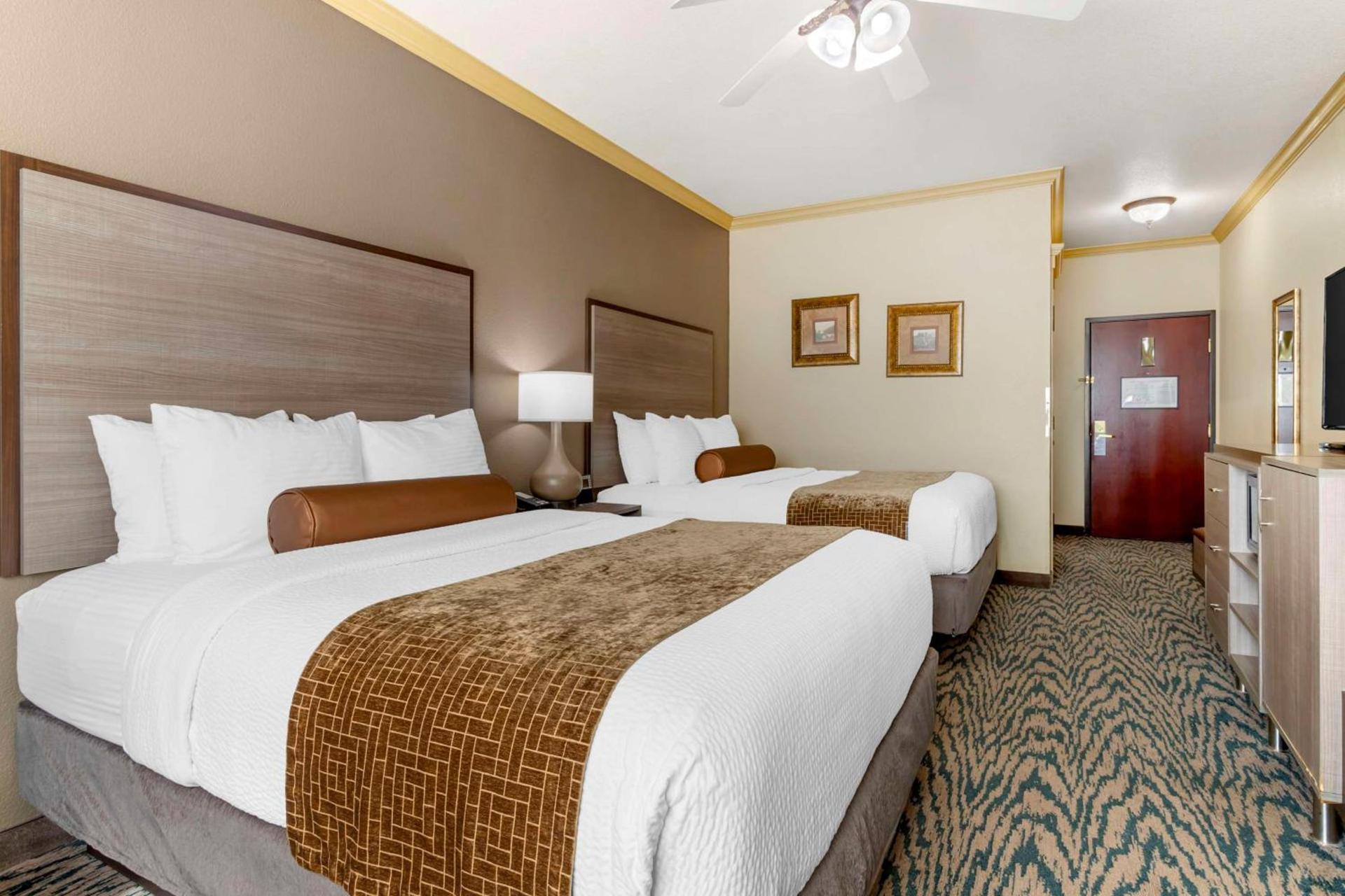 Best Western Plus Crown Colony Inn & Suites photo 5
