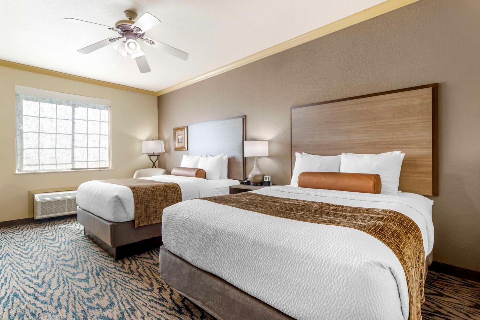 Best Western Plus Crown Colony Inn & Suites photo 6