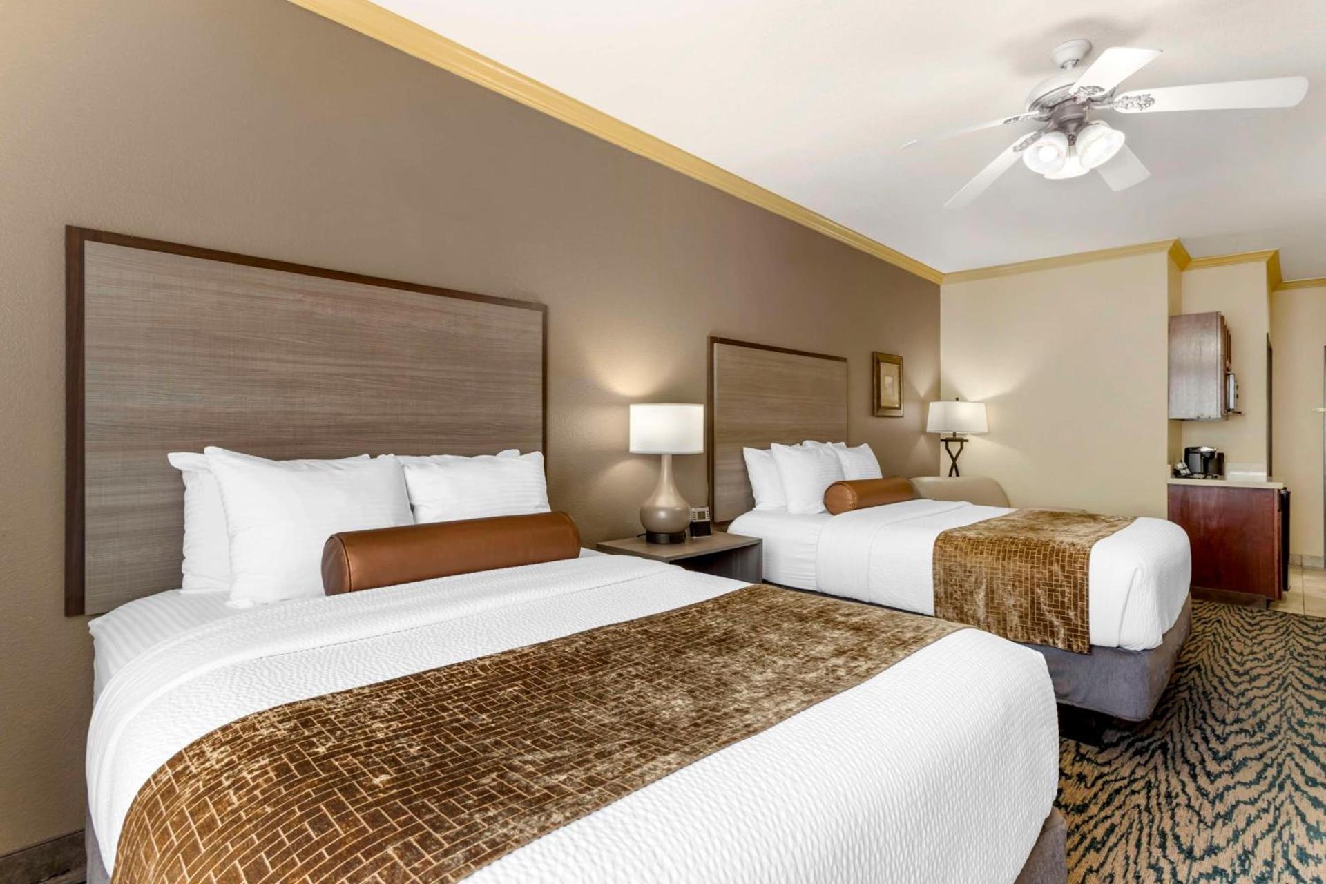 Best Western Plus Crown Colony Inn & Suites photo 28