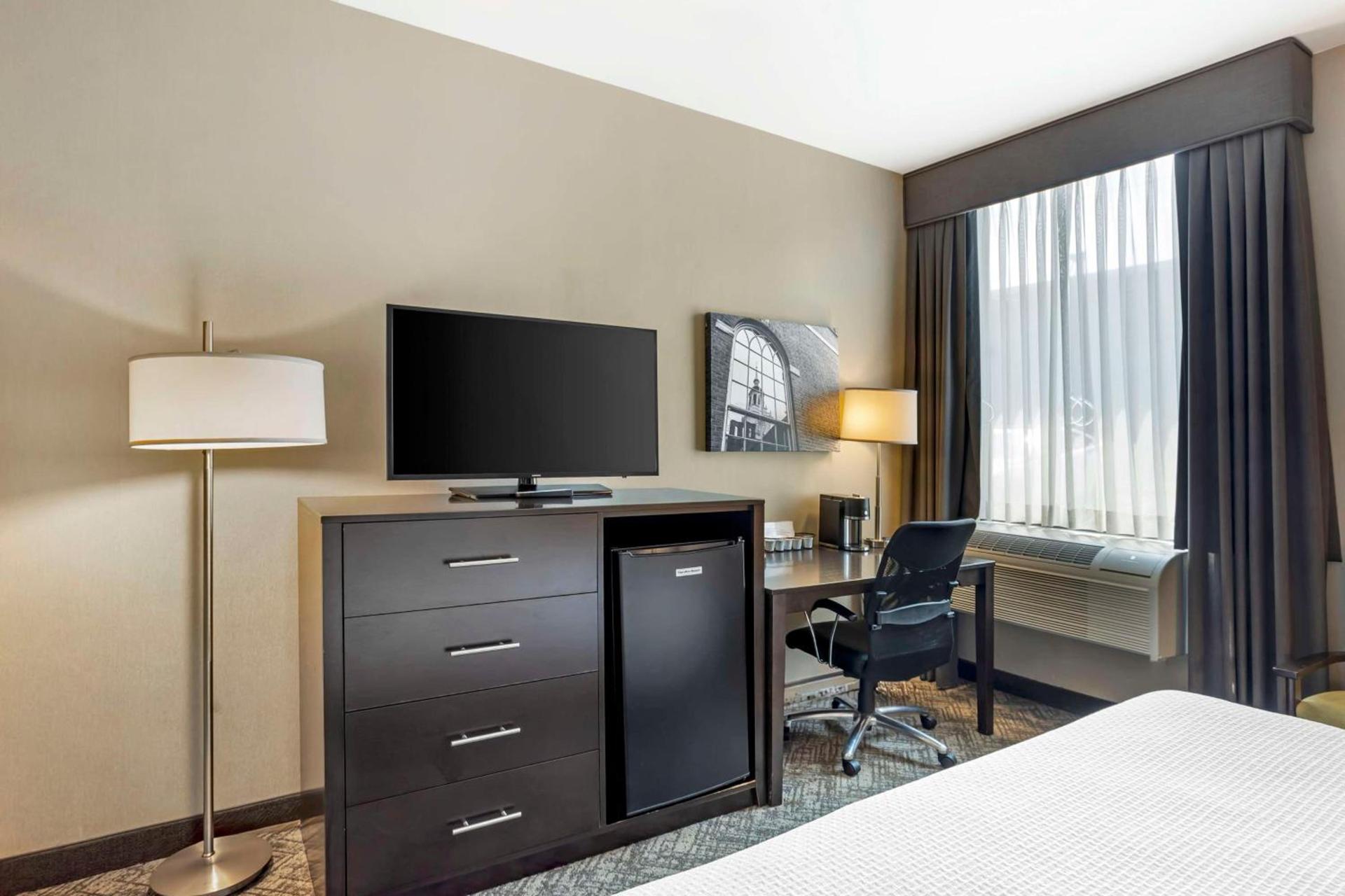 Best Western Plus Philadelphia-Pennsauken Hotel photo 13