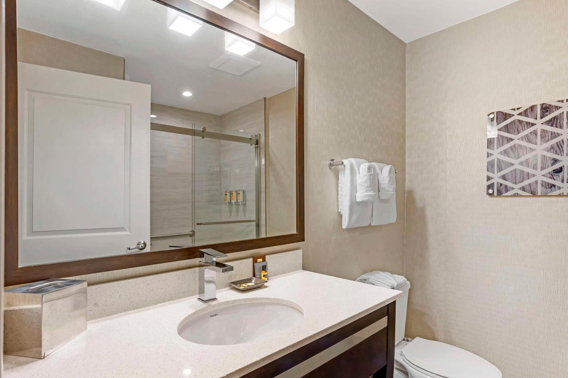 Best Western Plus Philadelphia-Pennsauken Hotel photo 25