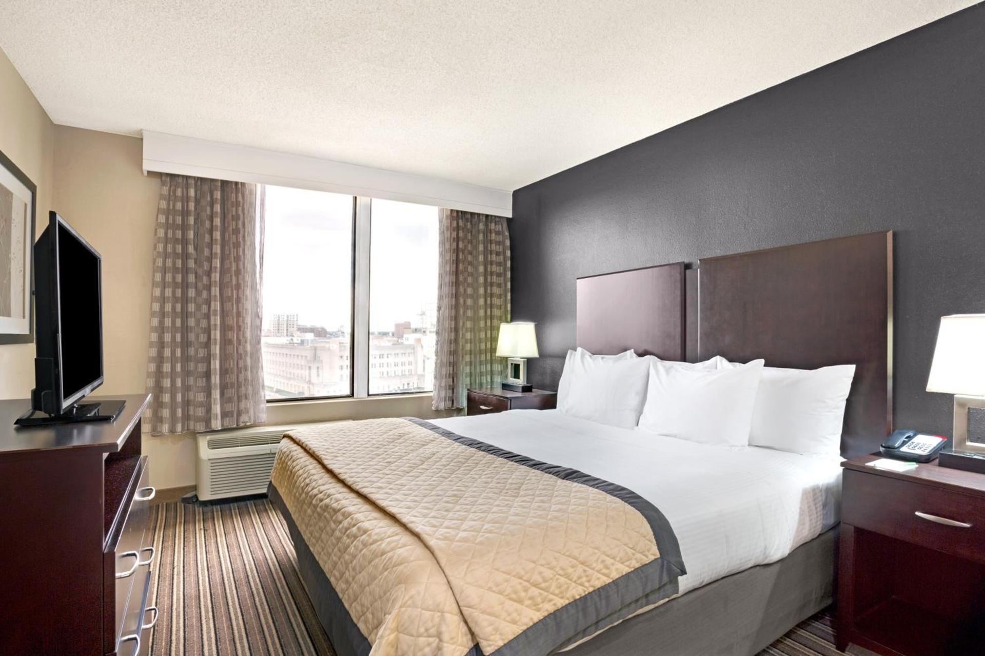 Wyndham Garden Norfolk Downtown photo 28