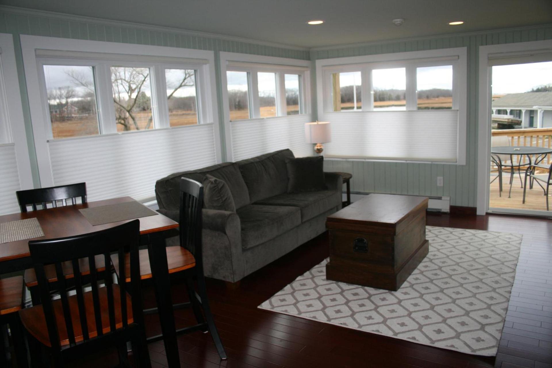 Shea's Riverside Inn & Motel photo 13