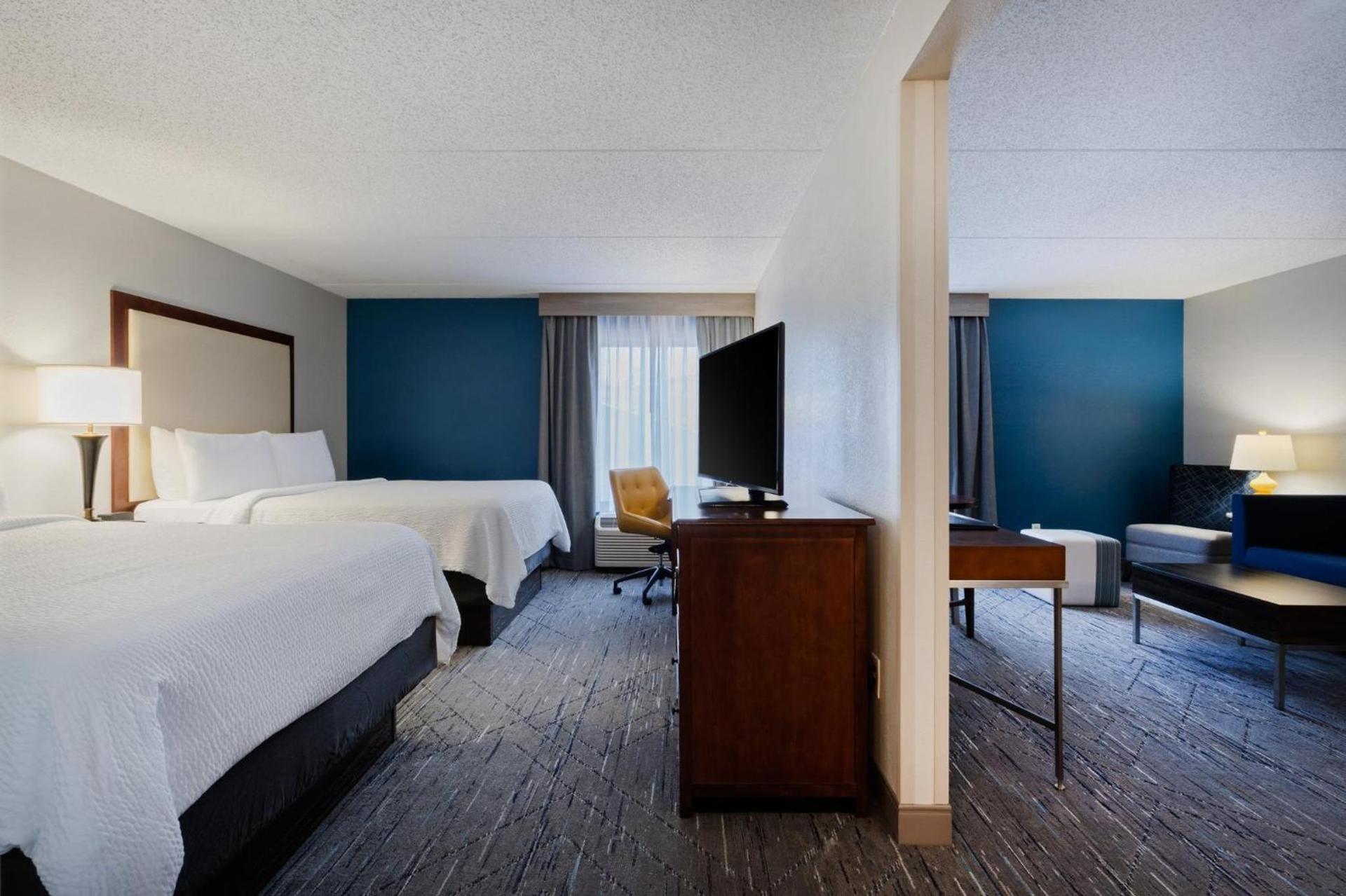 Holiday Inn Express & Suites Cincinnati Riverfront by IHG photo 92