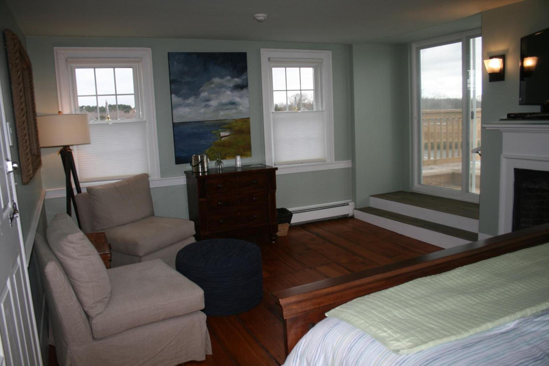 Shea's Riverside Inn & Motel photo 22