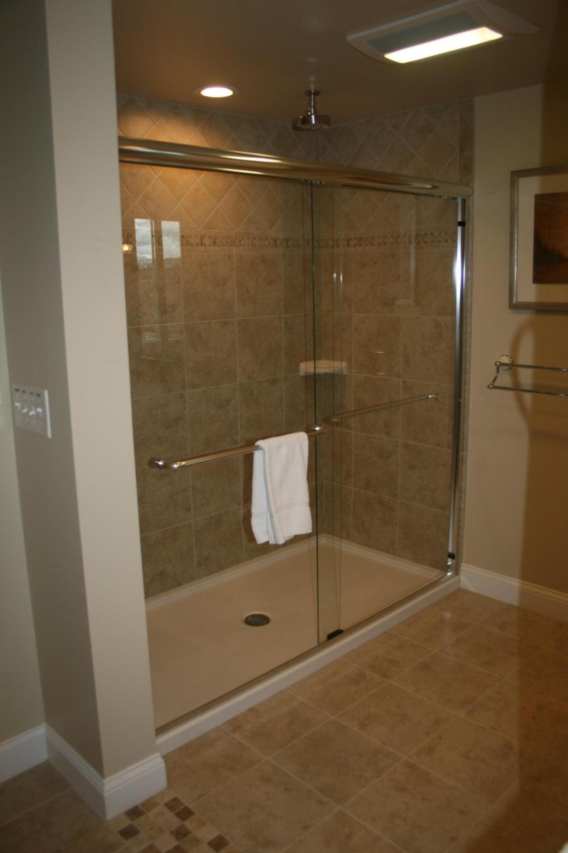 Shea's Riverside Inn & Motel photo 52