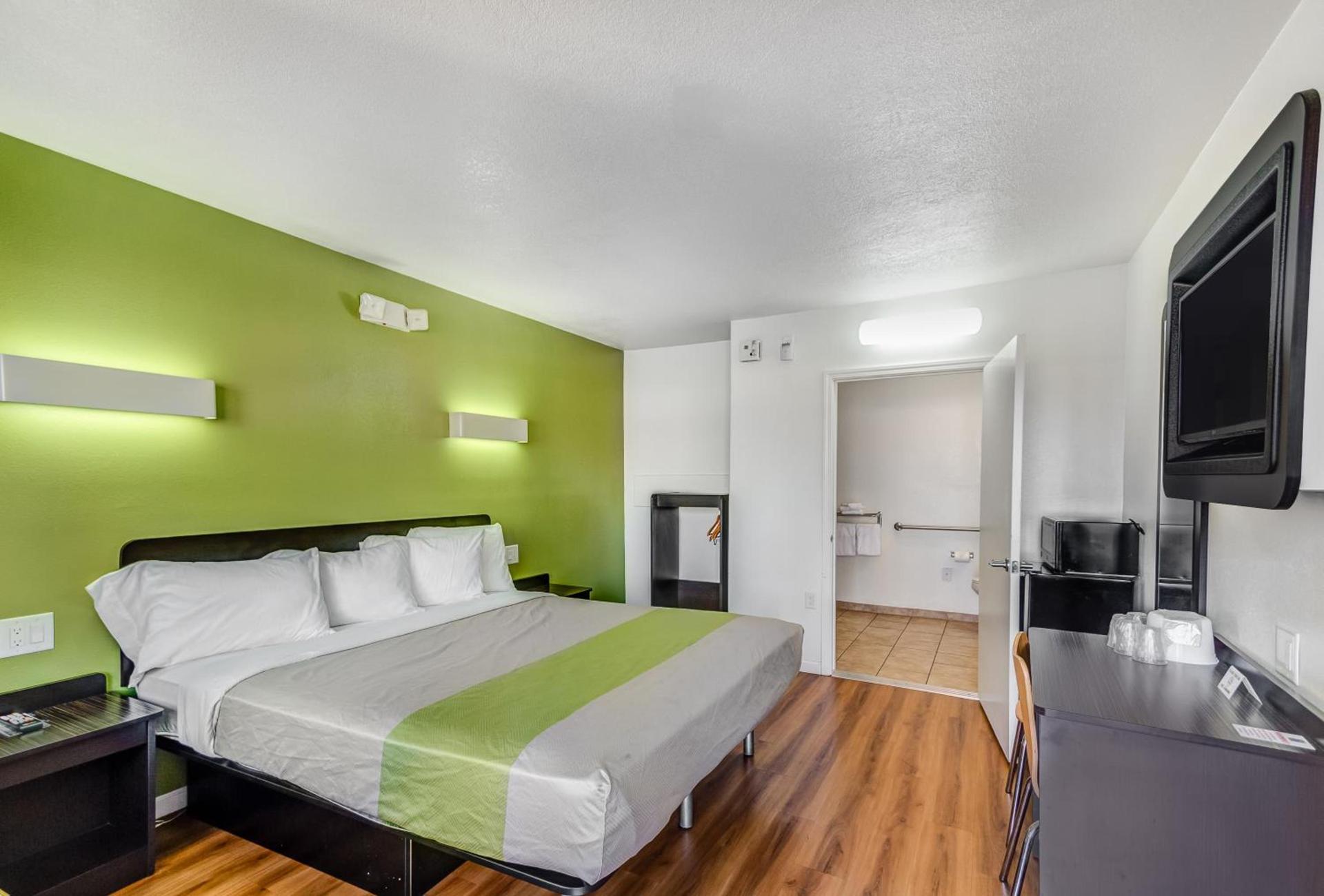 Motel 6-Visalia, CA photo 15
