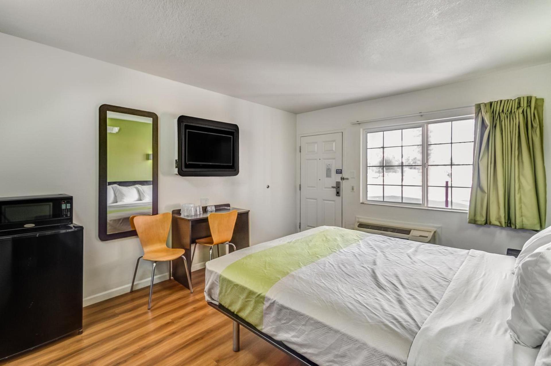 Motel 6-Visalia, CA photo 18