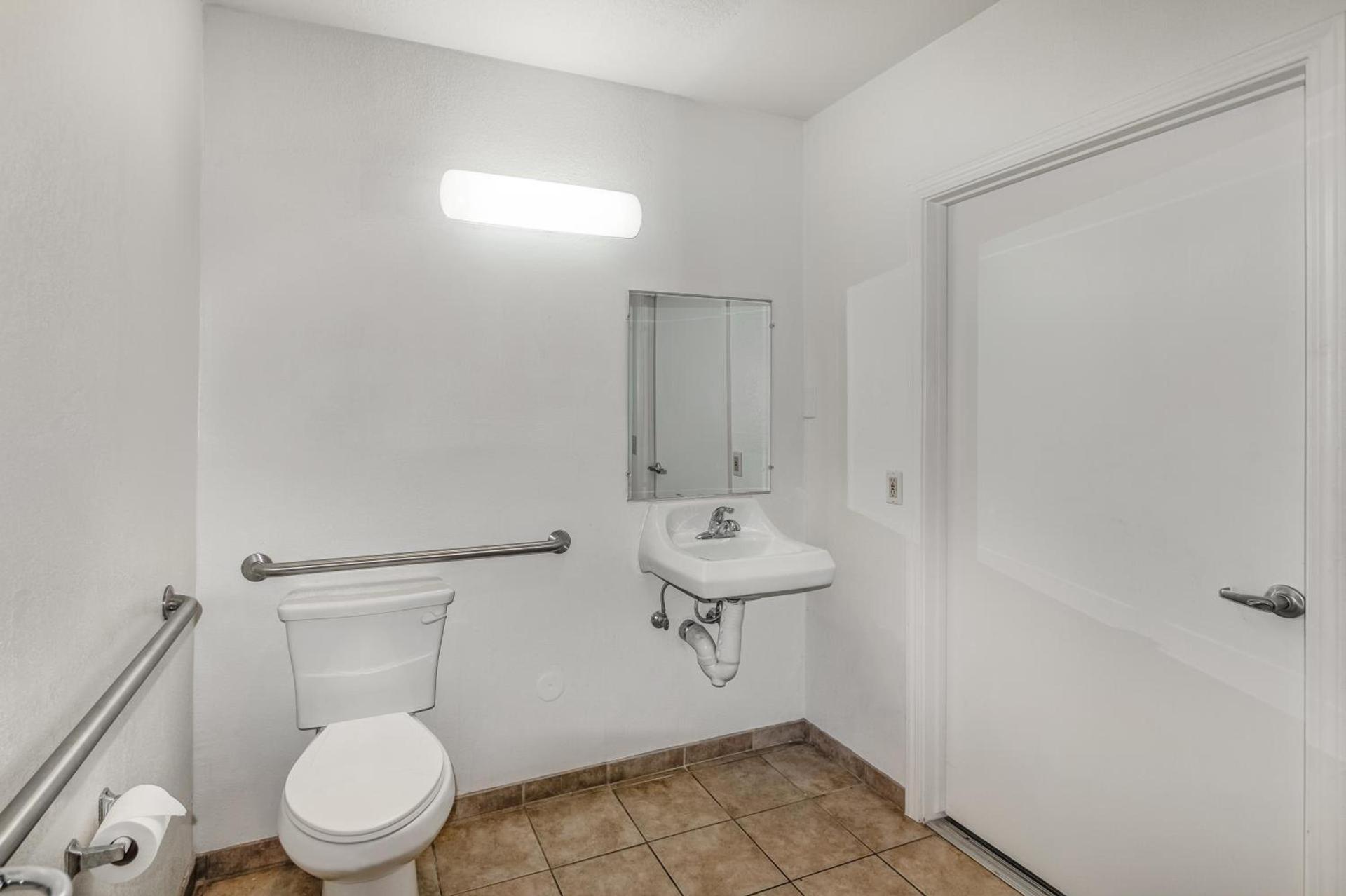 Motel 6-Visalia, CA photo 29