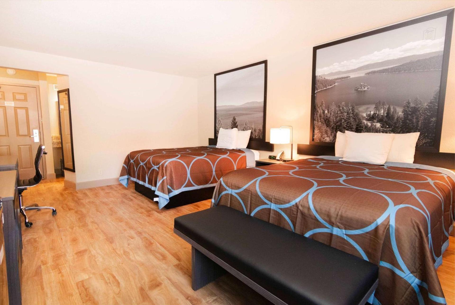 Super 8 by Wyndham Fallon photo 9