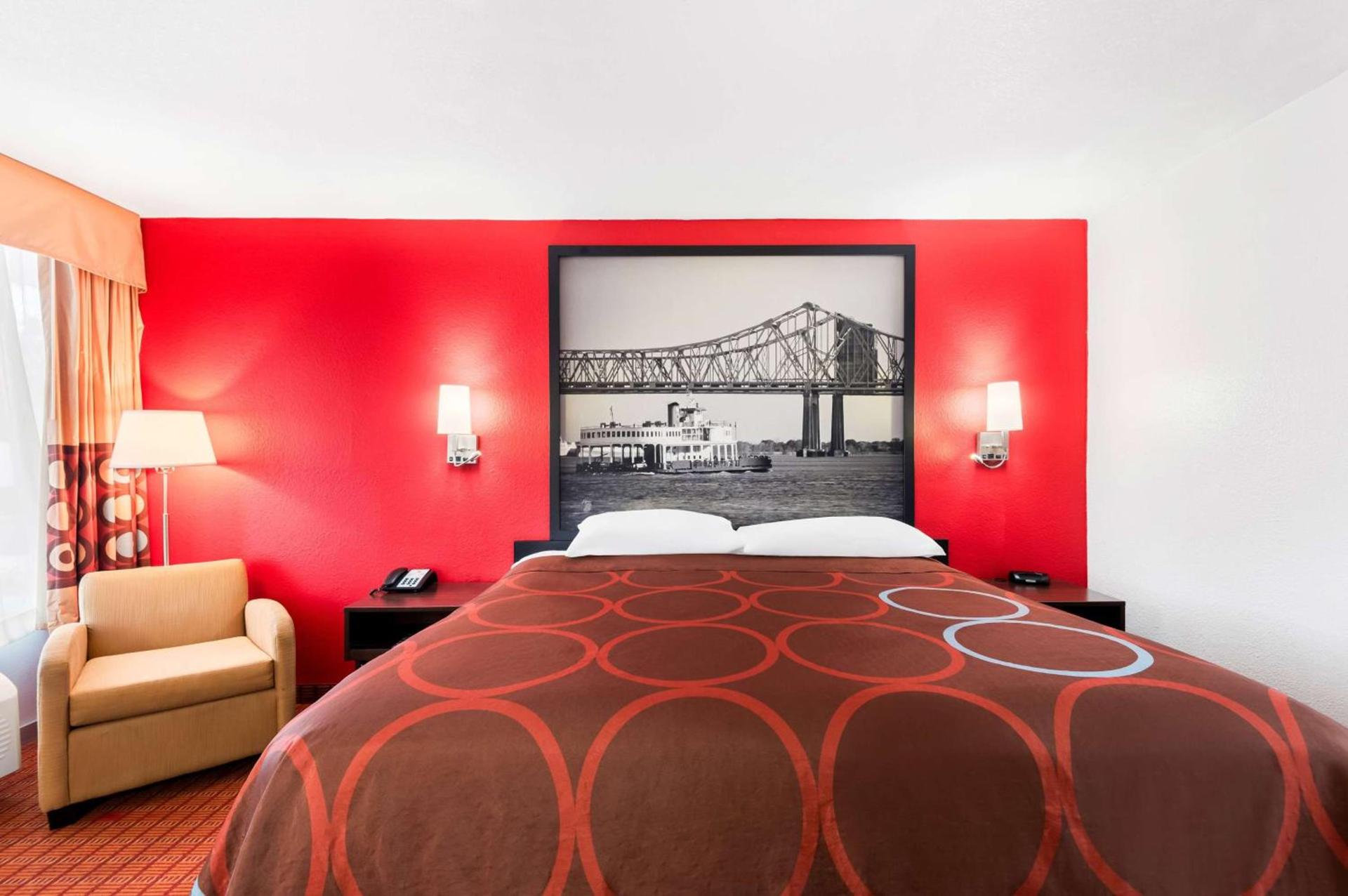 Super 8 by Wyndham Baton Rouge/I-10 photo 12