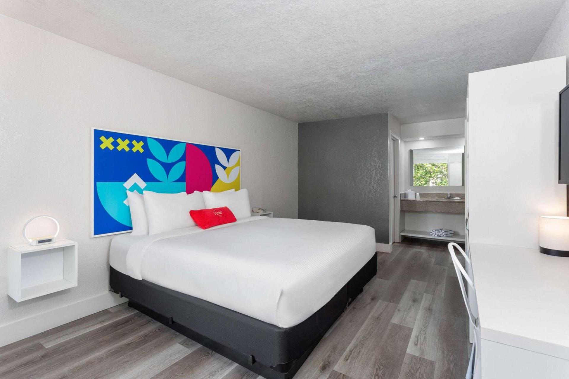 Baymont by Wyndham Orlando Lake Buena Vista South photo 16