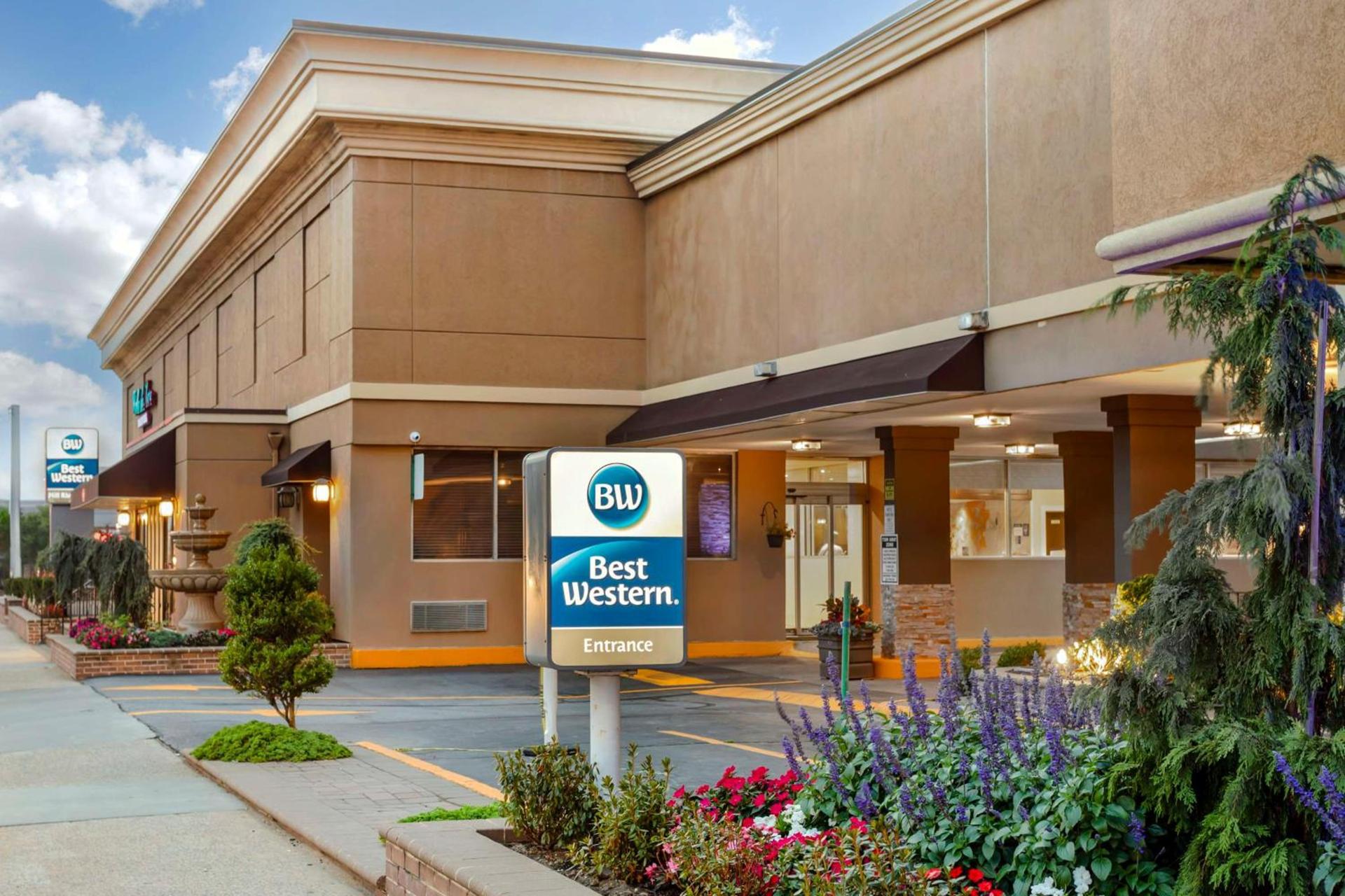 Best Western Mill River Manor photo 1