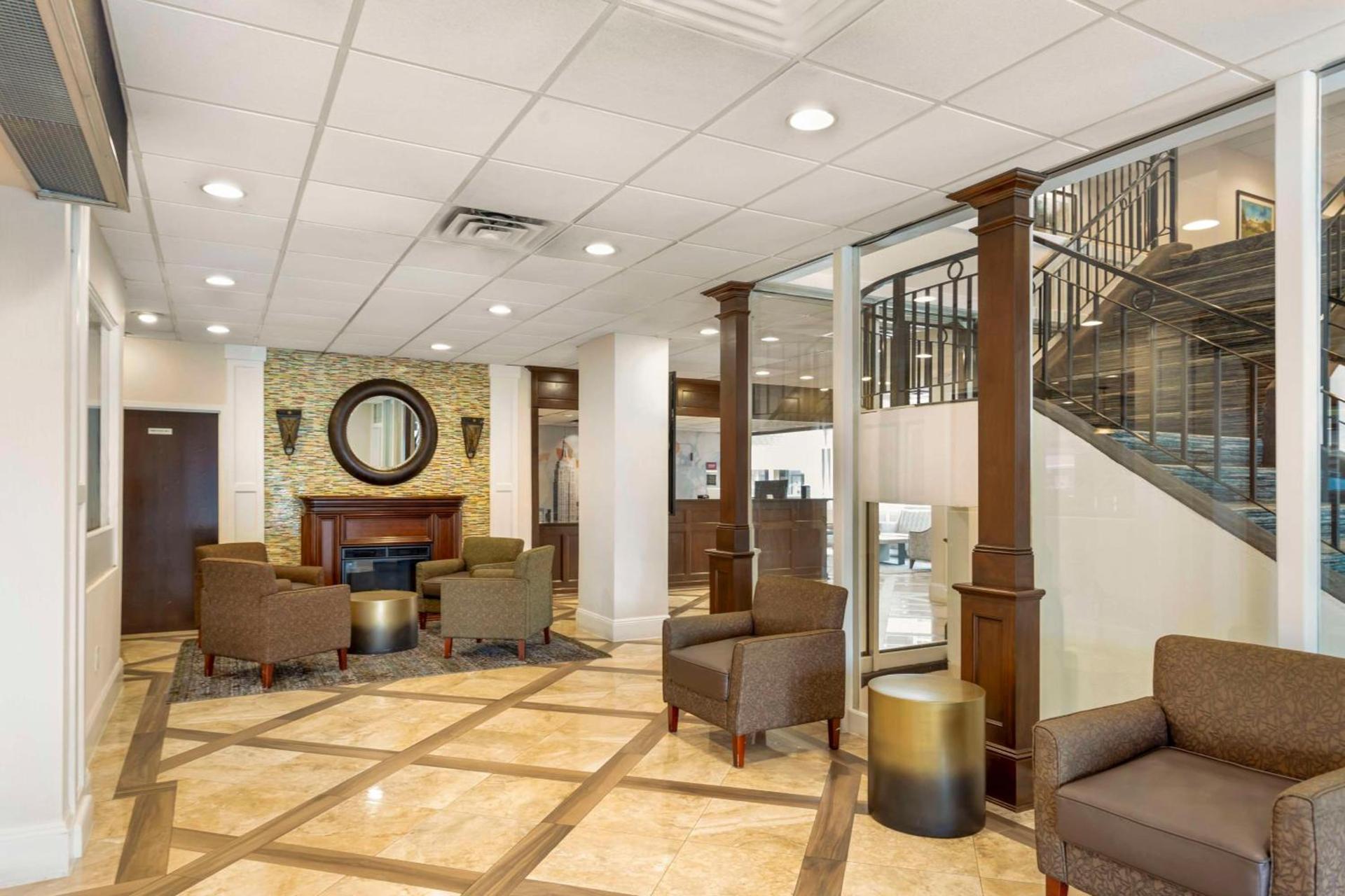 Best Western Mill River Manor photo 3
