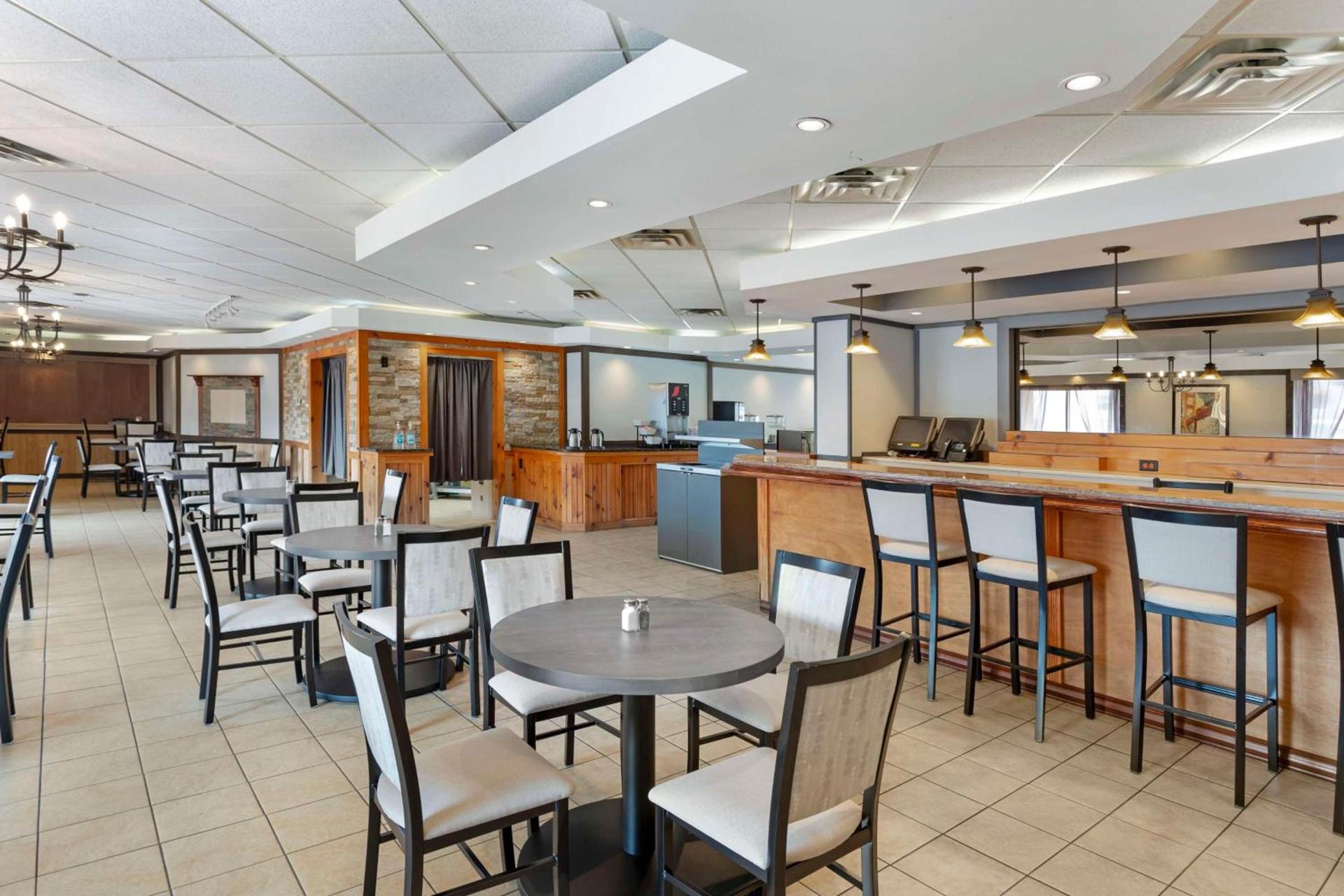 Best Western Mill River Manor photo 8