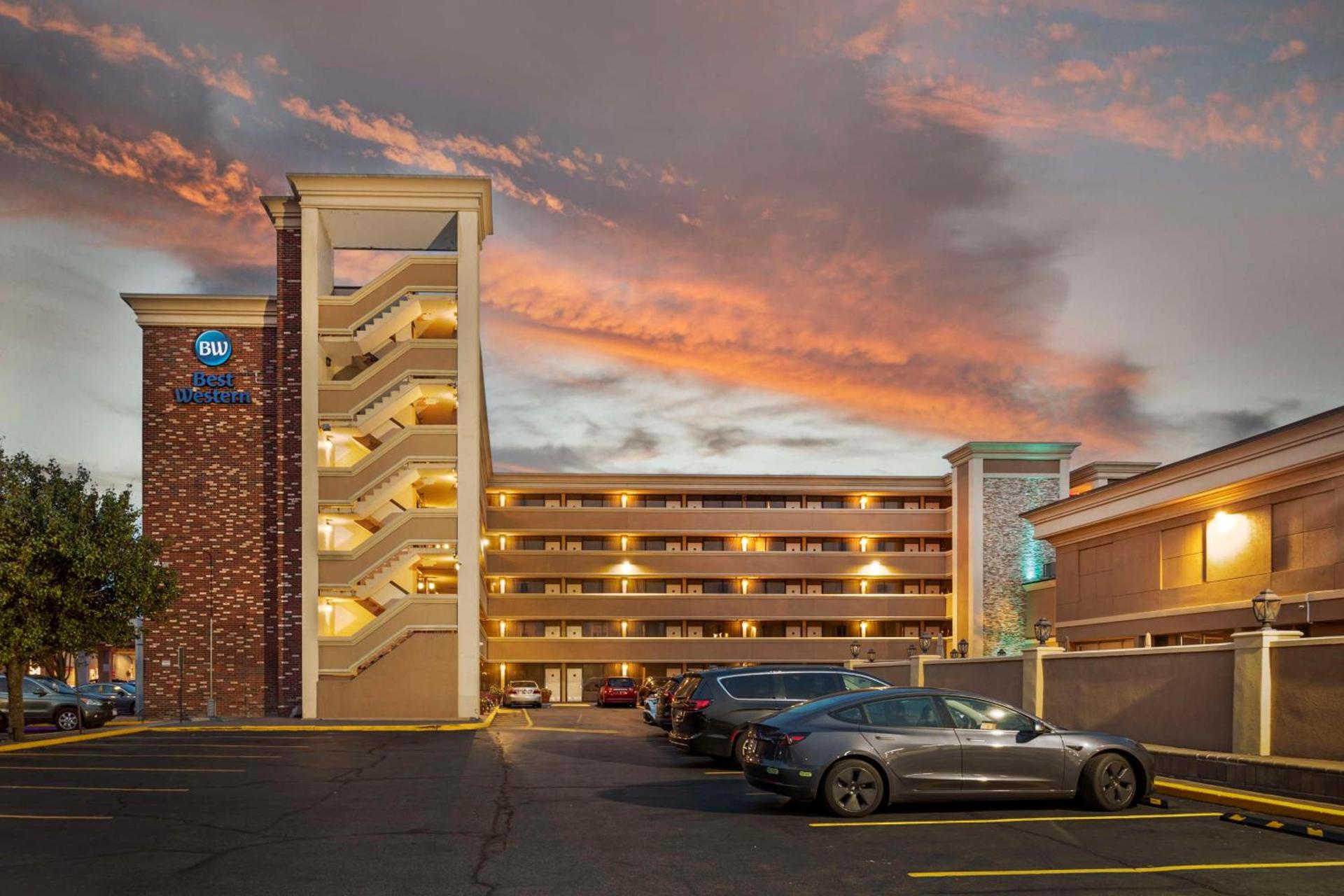 Best Western Mill River Manor photo 10
