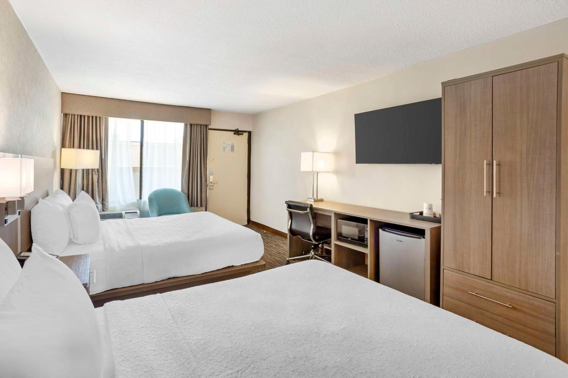 Best Western Mill River Manor photo 14