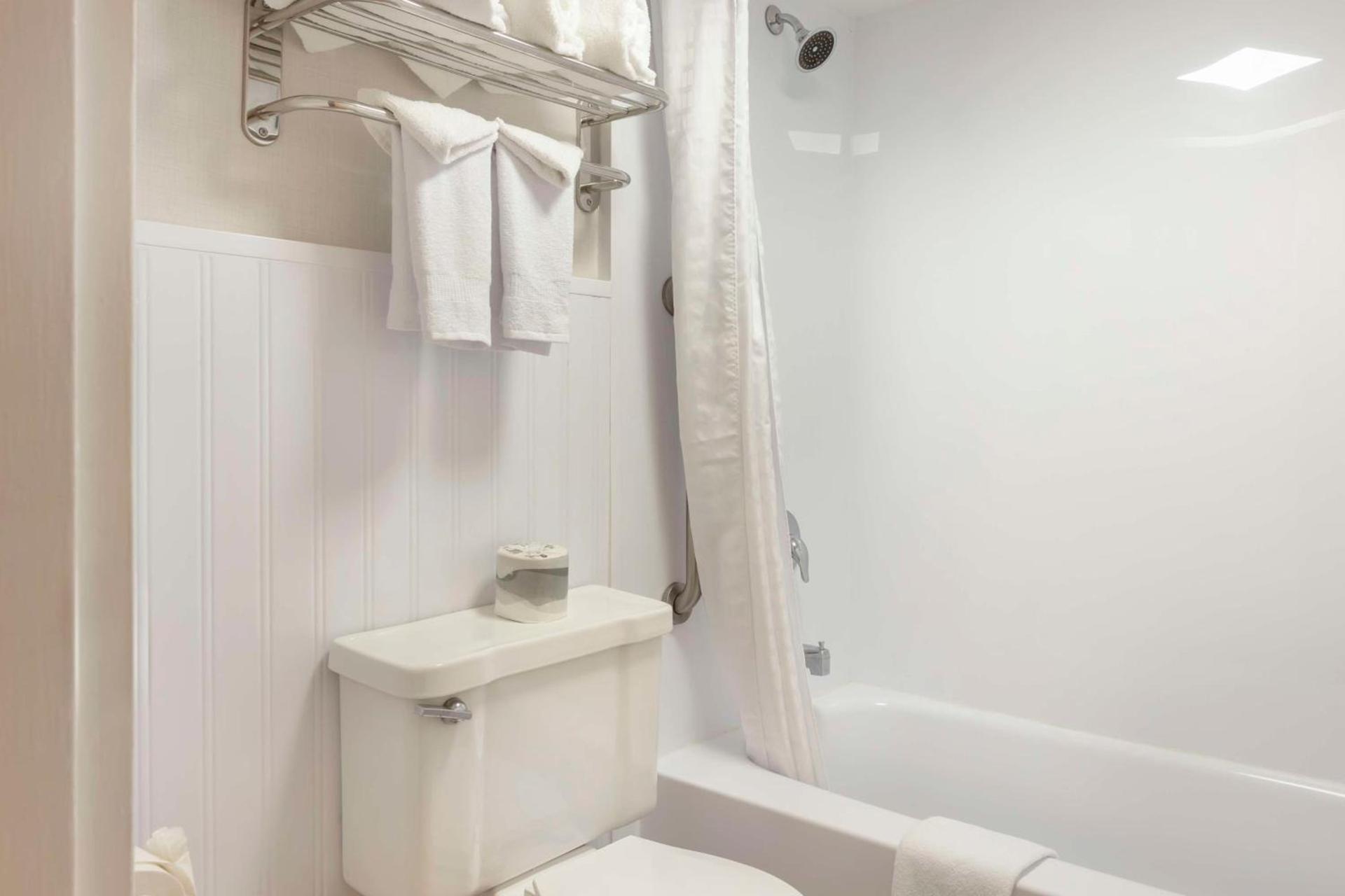 Best Western Mill River Manor photo 27