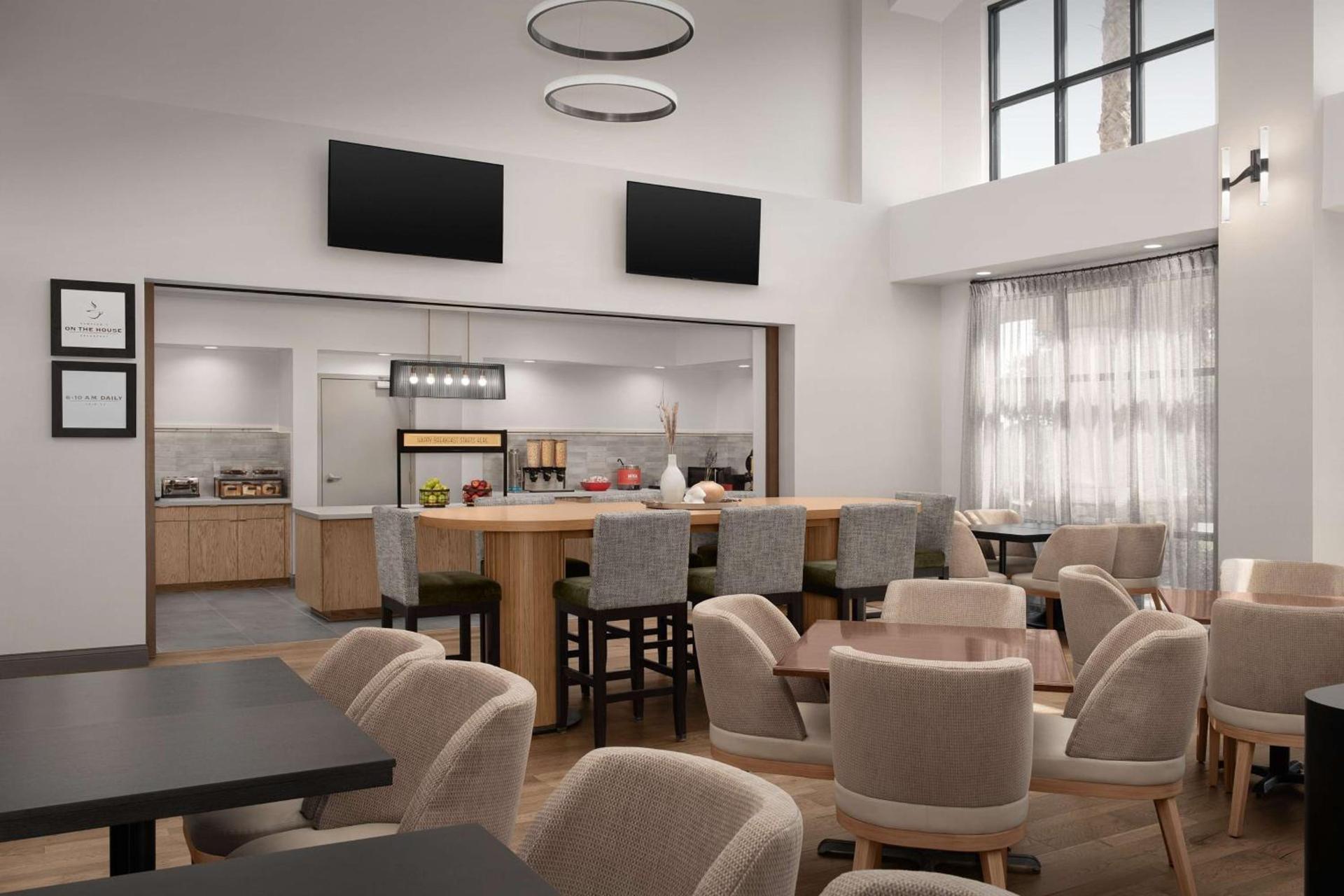 Hampton Inn & Suites Paso Robles photo 11