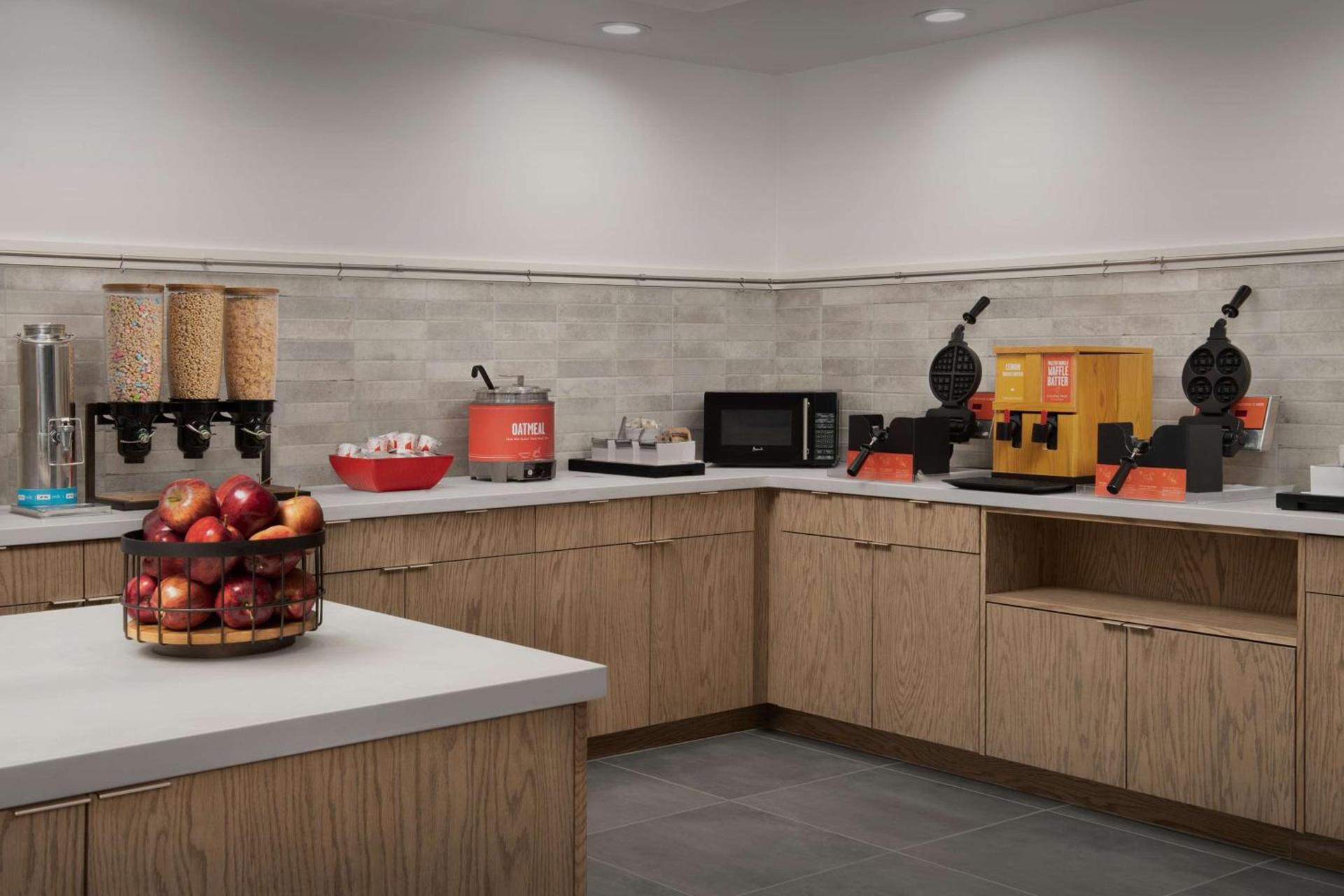 Hampton Inn & Suites Paso Robles photo 12
