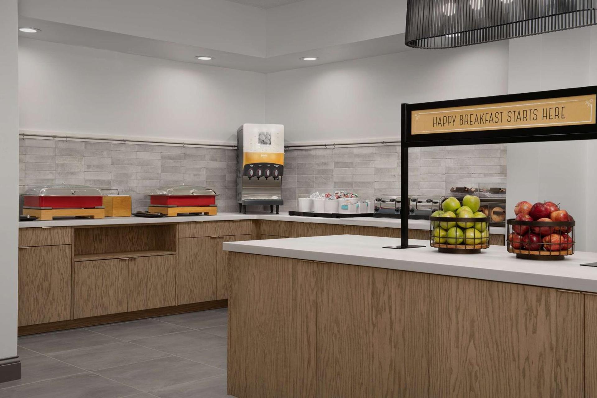 Hampton Inn & Suites Paso Robles photo 13
