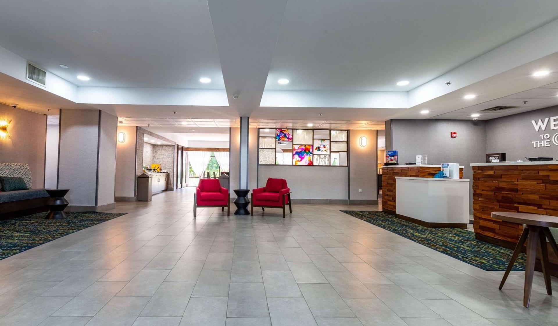 Hampton Inn East Windsor photo 8