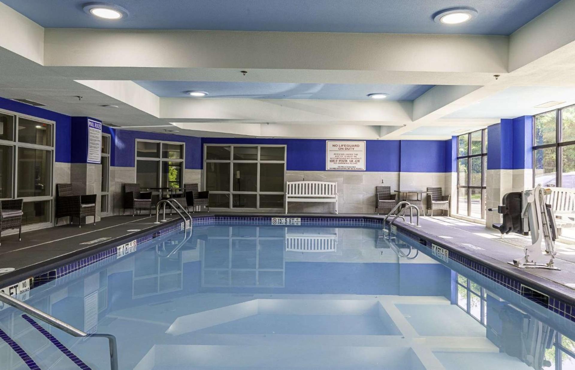 Hampton Inn East Windsor photo 12