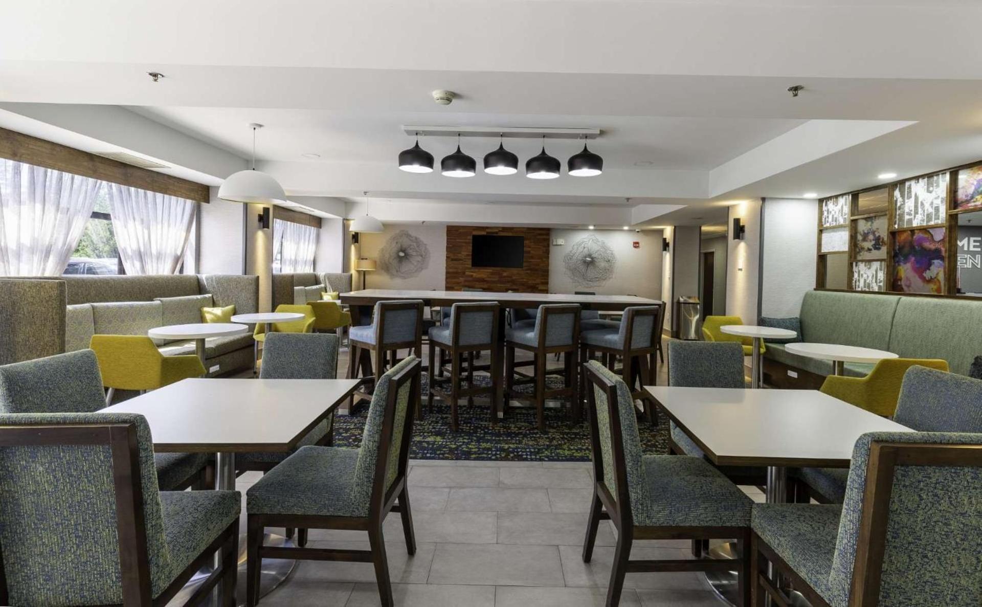 Hampton Inn East Windsor photo 20