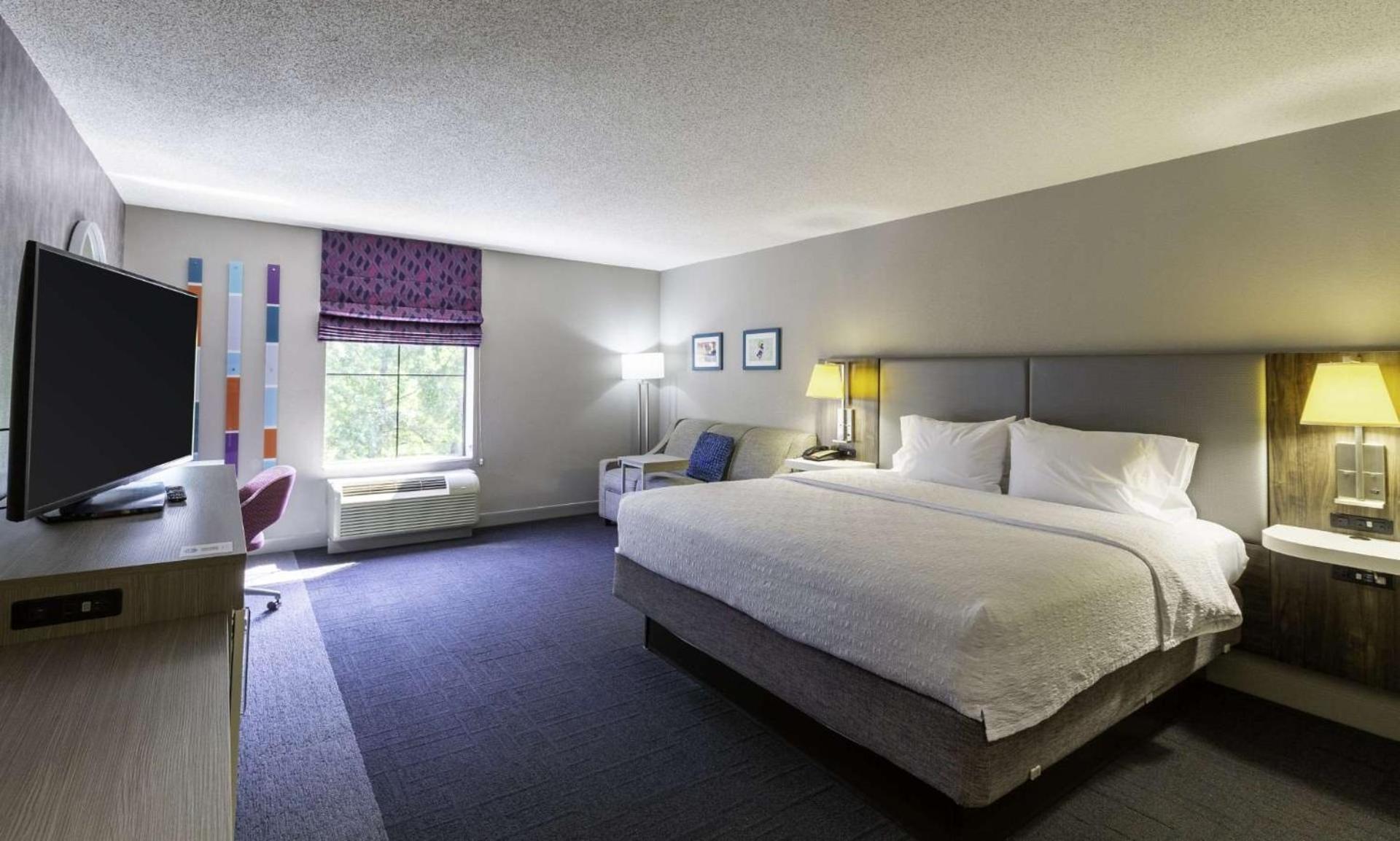 Hampton Inn East Windsor photo 43