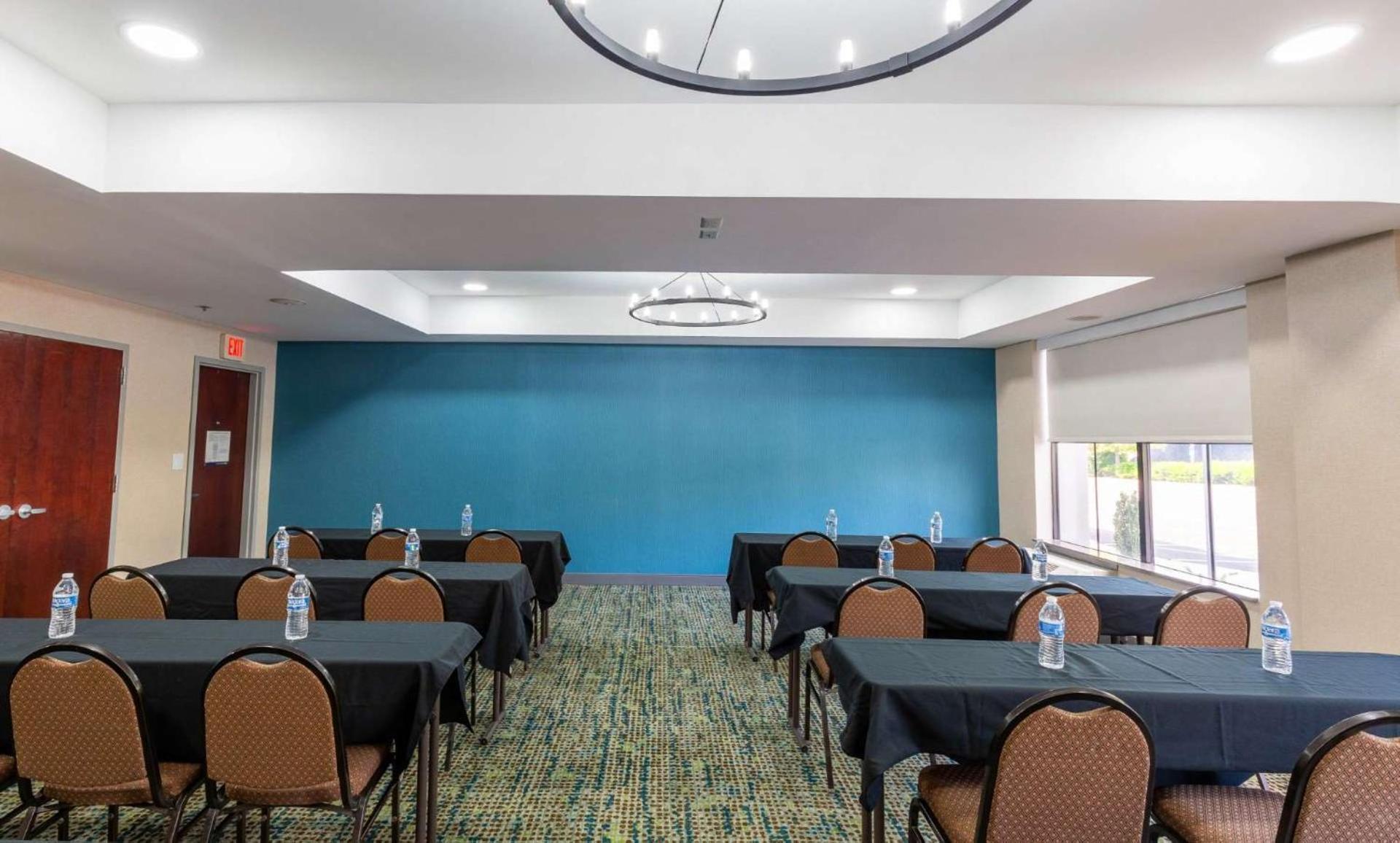 Hampton Inn East Windsor photo 50
