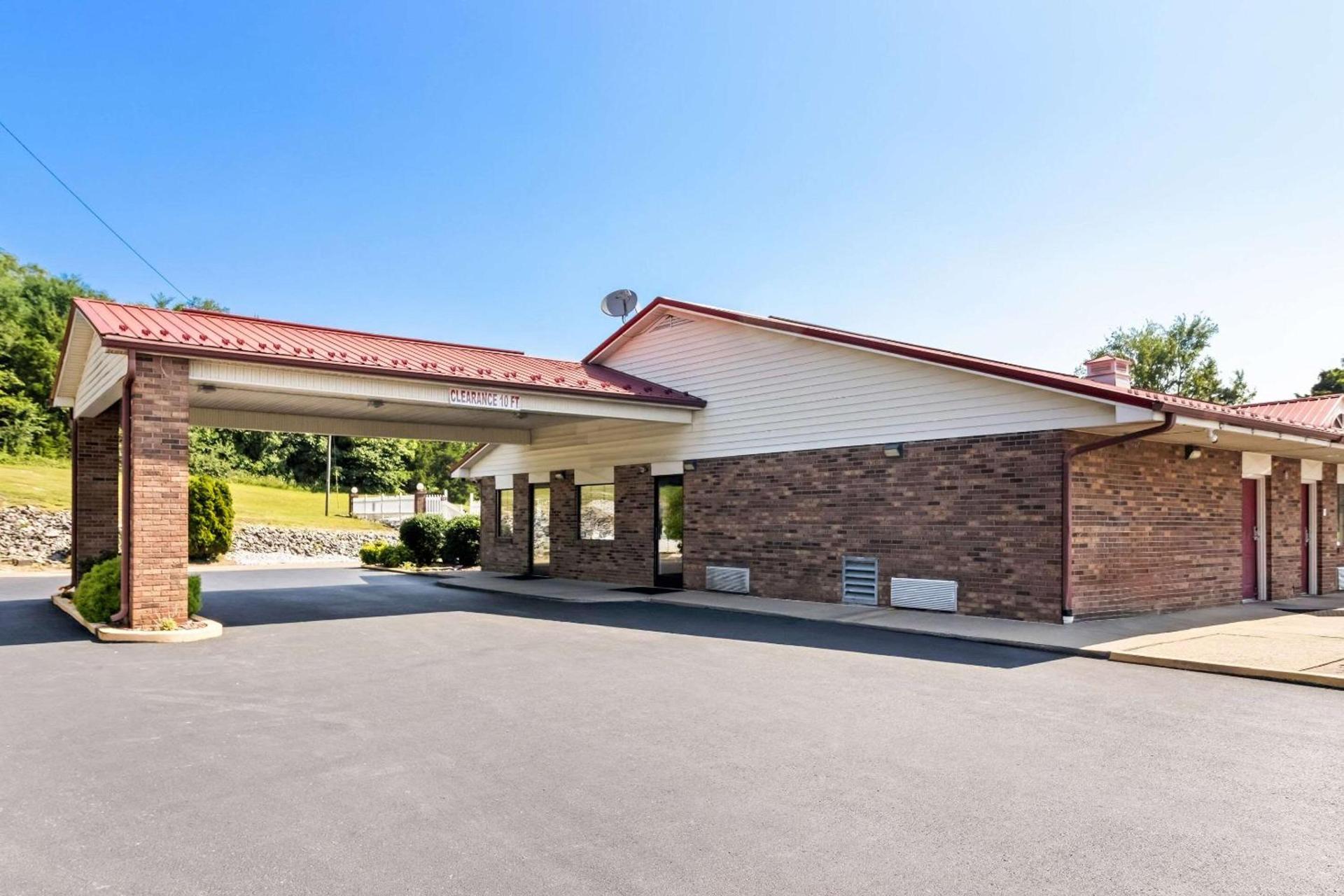 Econo Lodge Russellville photo 1